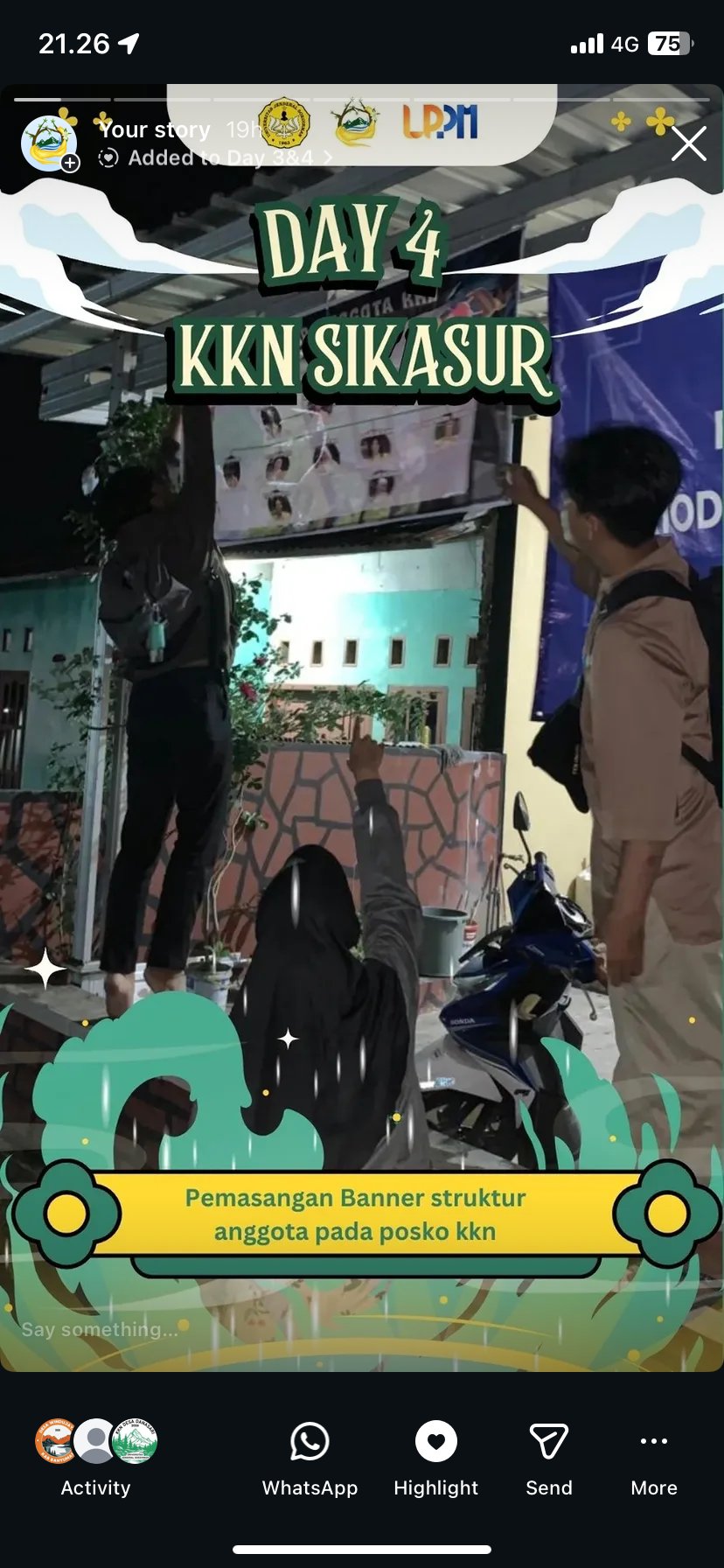 DAY 4 KKN DESA SIKASUR PEMASANGAN BANNER DI POSKO