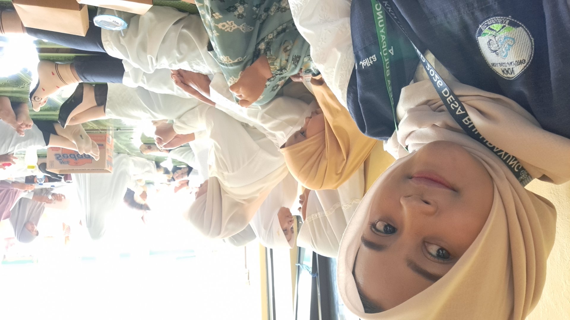 Mengikuti pengajian di masjid ,jalan jalan bareng dengan masyarakat,bermain dengan anak anak yasinan di mushola