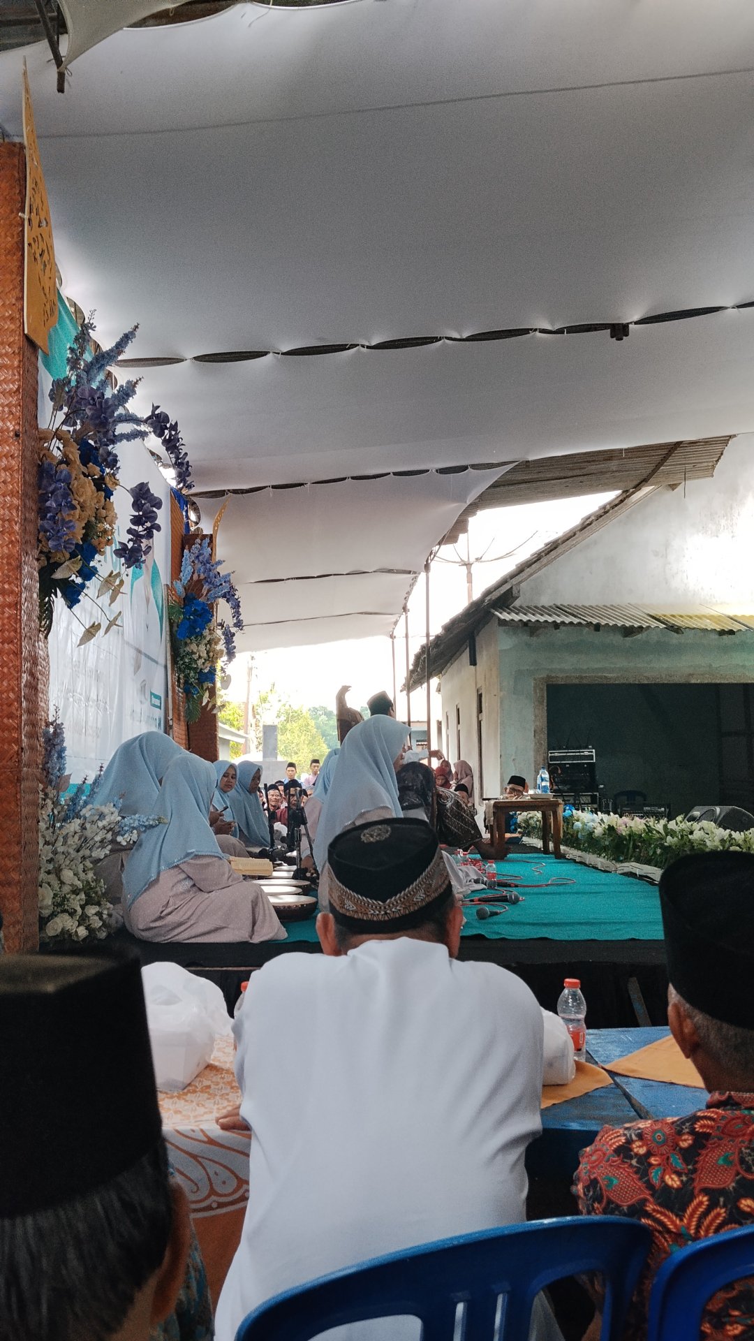 Menghadiri kegiatan Isra Mi'raj