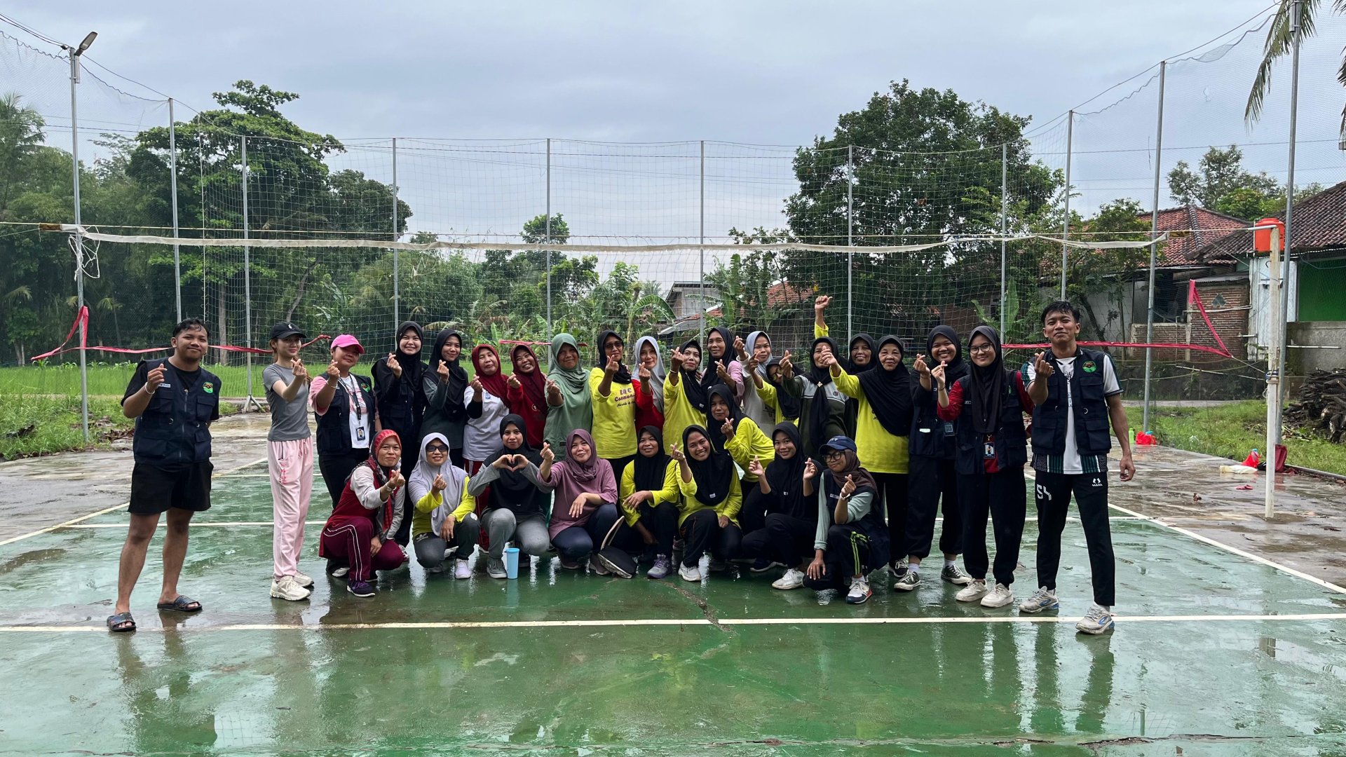 Kegiatan KKN hari kelima di desa Brengkok