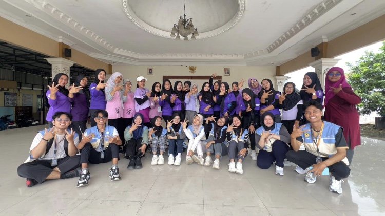 Senam Bersama Ibu-ibu