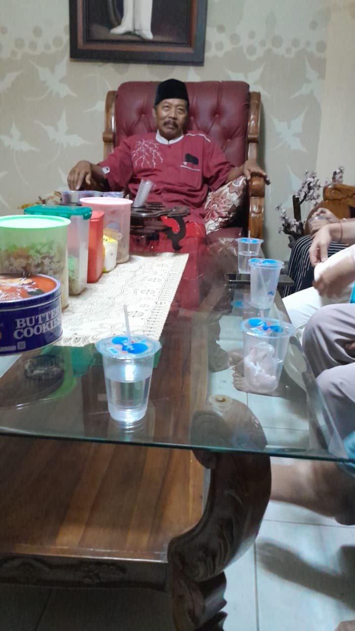 Kunjungan ke rumah Kepala Desa