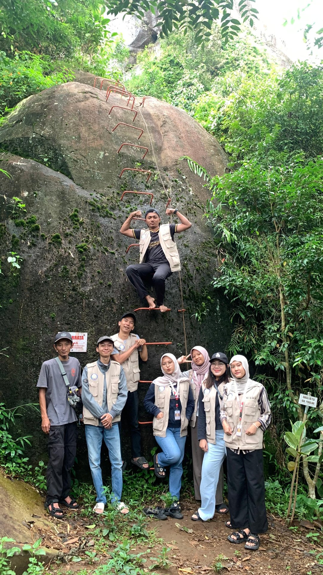 Kunjungan lebih lanjut ke Via Ferrata dan Kunjungan KKN UGM Desa Mendelem