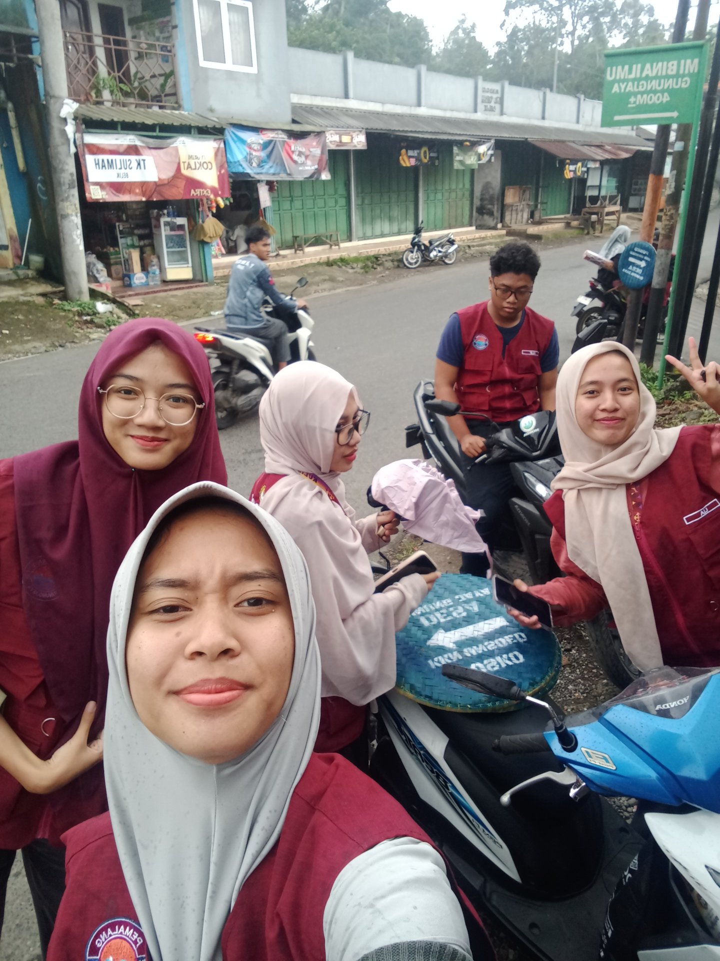 Day 5, KKN Gunung Jaya, memasang tampah dan survei potensi wisata