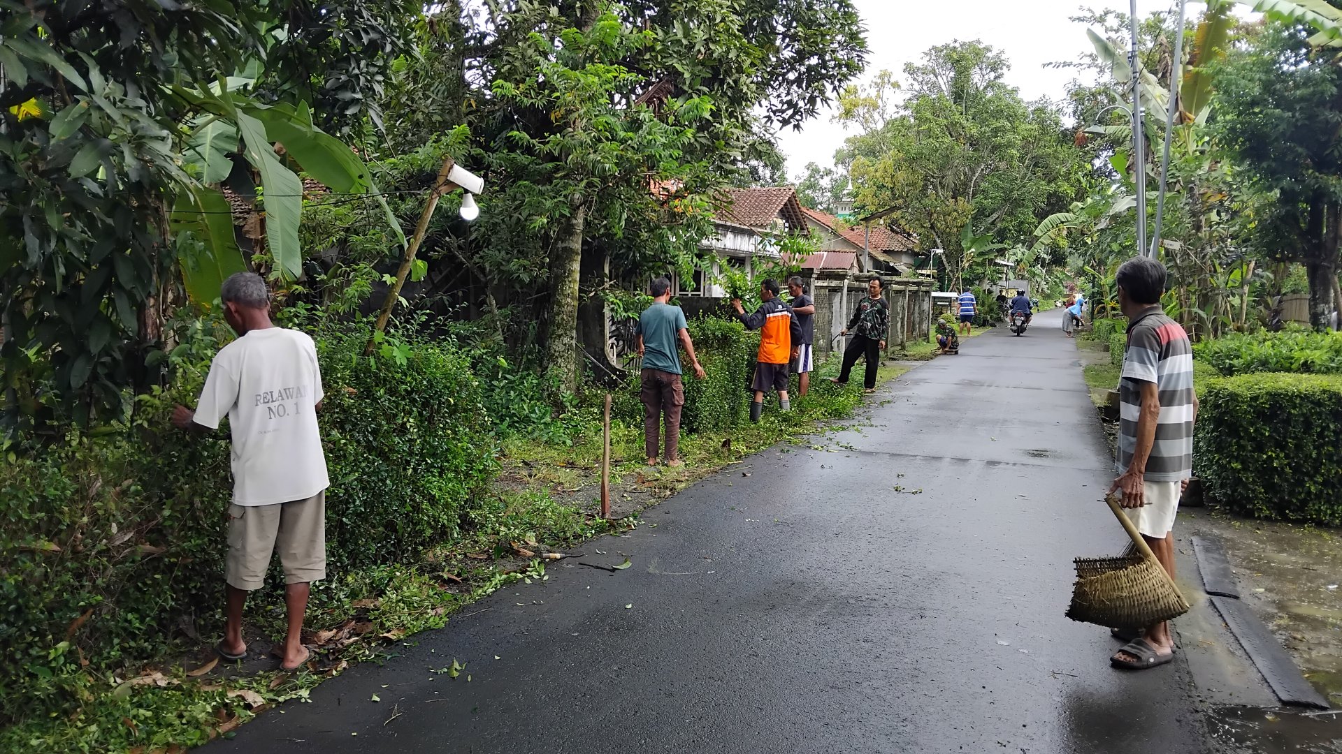 Day 5 - kegiatan kerja bakti desa