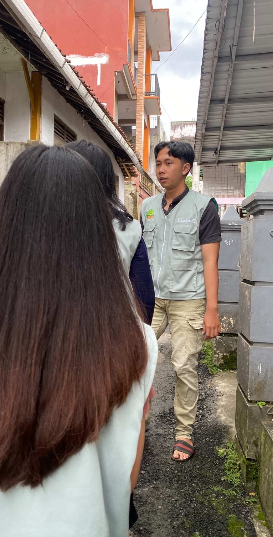 Mempromosikan sosialisasi intensifikasi pekarangan dan penanaman cabai serta terong