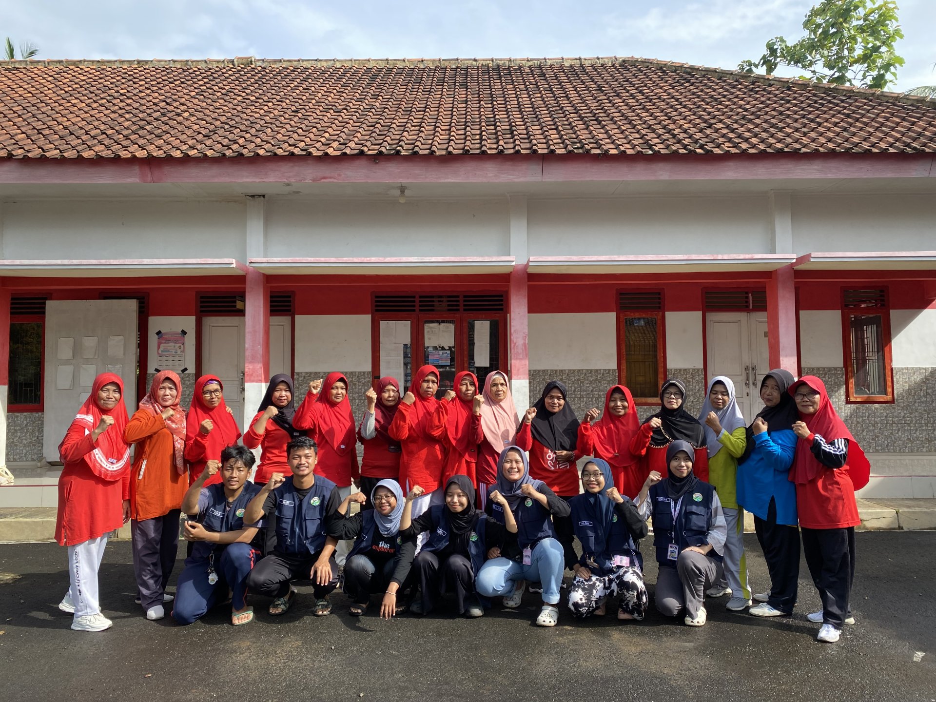 senam bersama ibu-ibu somakaton