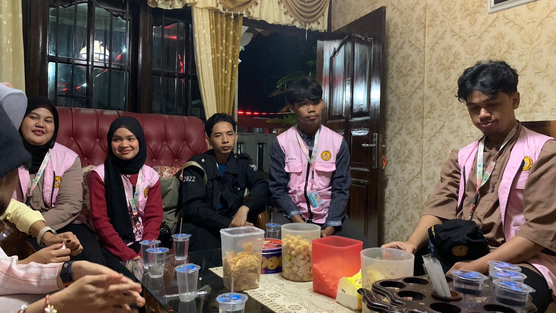 Silaturahmi ke kepala desa sikasur