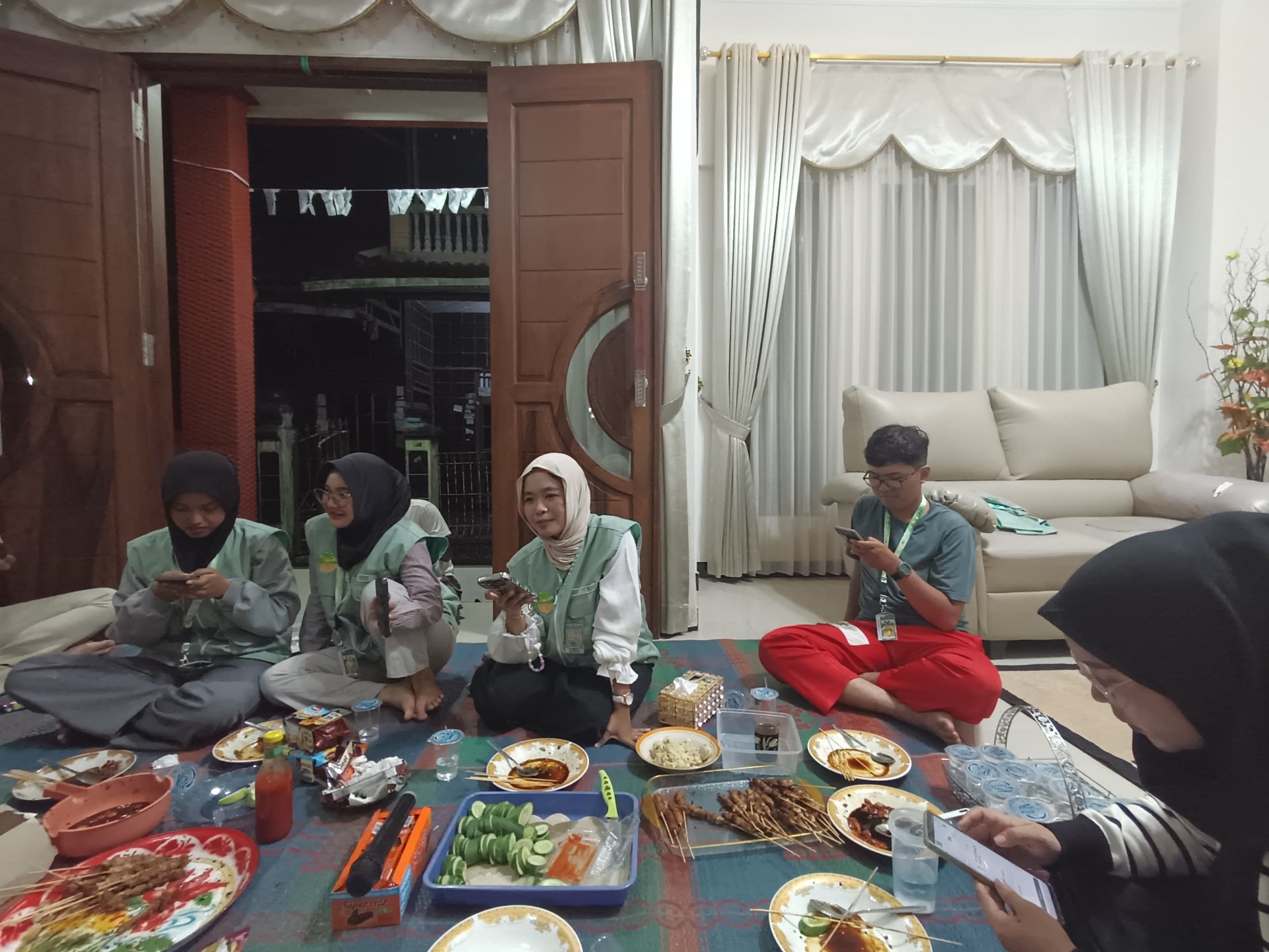 Silaturahmi dan Ramah Tamah dengan Masyarakat RT 02/RW 01