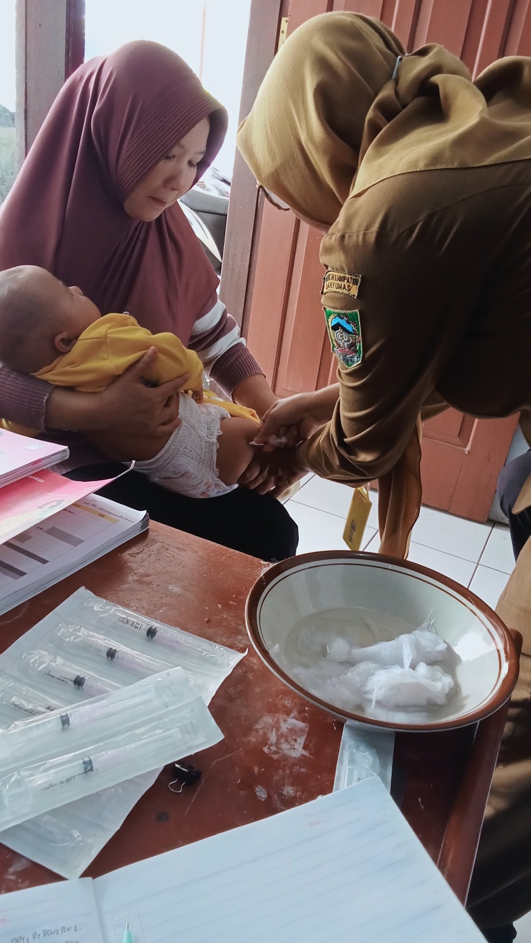 DAY 6 KKN DESA PLANA - PENDAMPINGAN IMUNISASI BALITA
