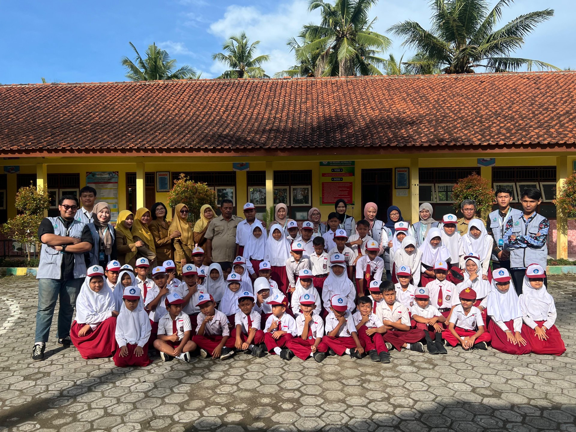 Upacara dan Perkenalan di SDN 1 Jatimulyo