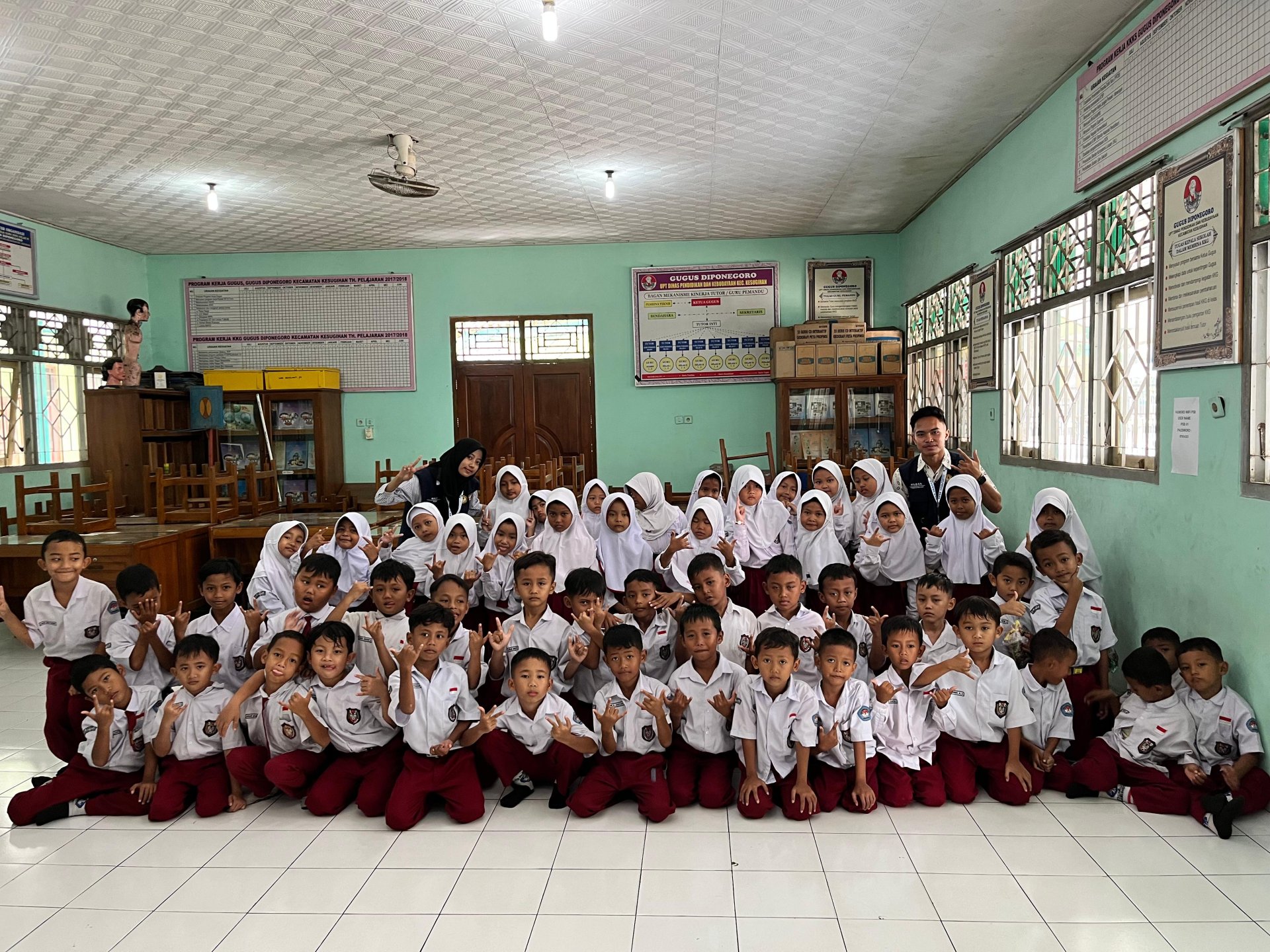 Sosialisasi Pola Hidup Bersih dan Sehat di SD Menganti