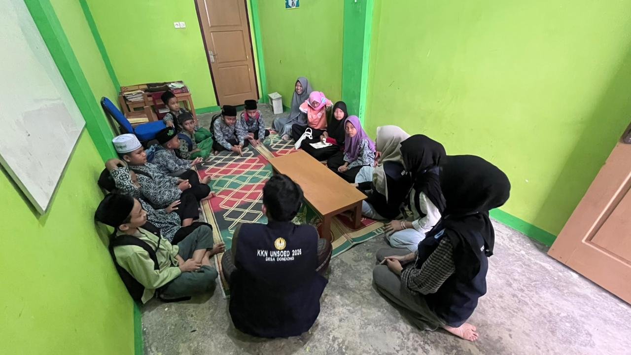 Mendampingi adik adik TPQ