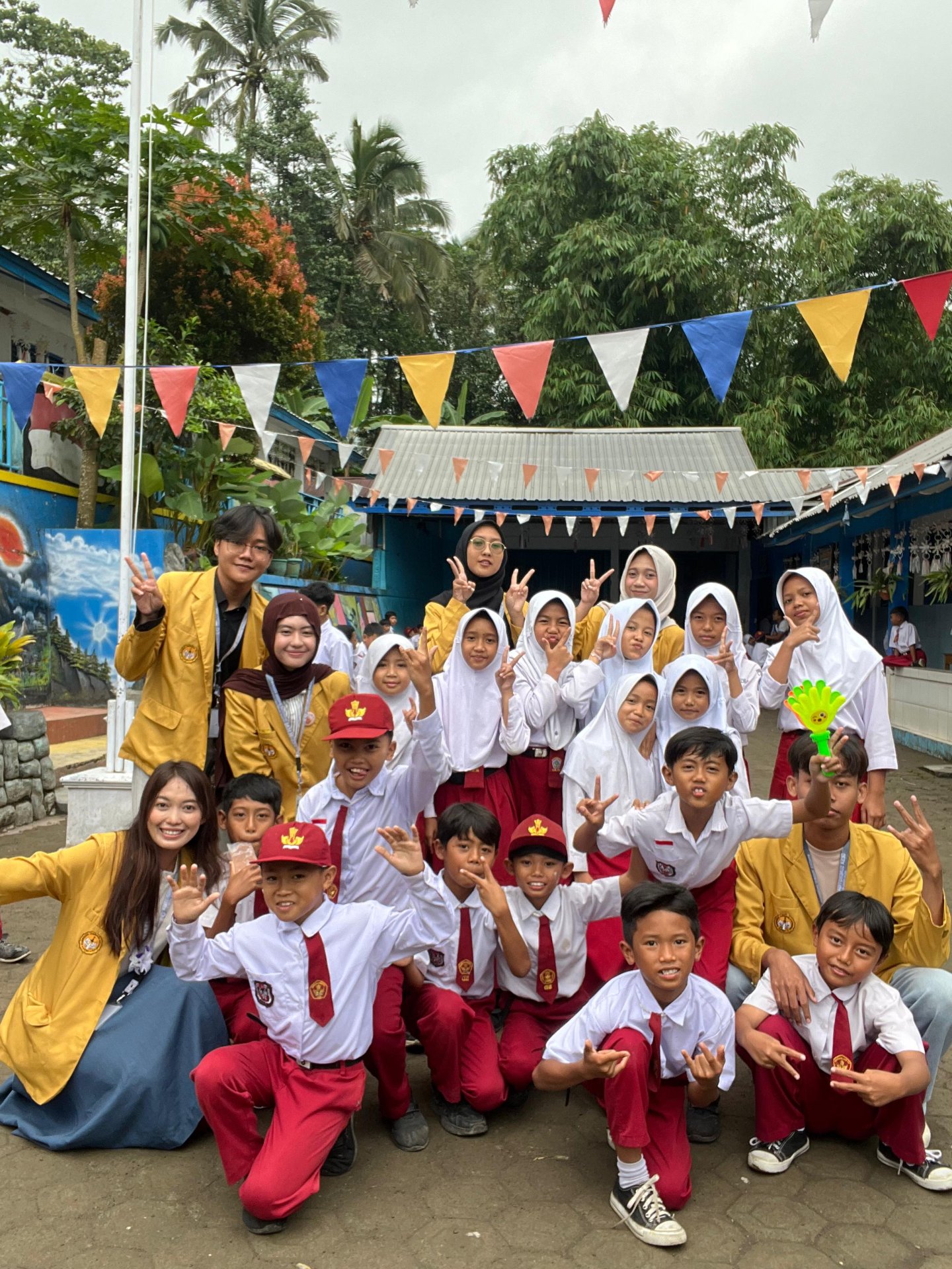 Kunjungan ke sekolah dasar