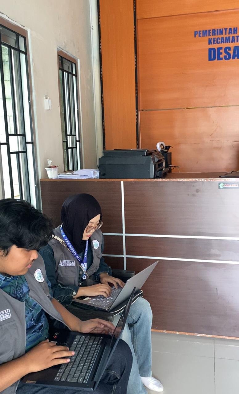 Piket Perdana di Kantor Desa dan Koordinasi Pengembangan Website Arsip Desa