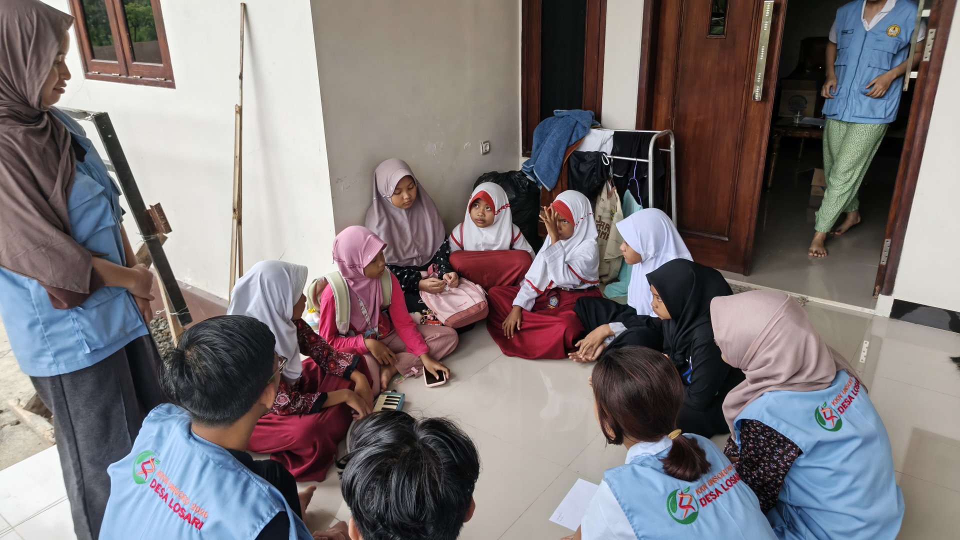 Pendampingan bimbingan belajar dengan anak sd