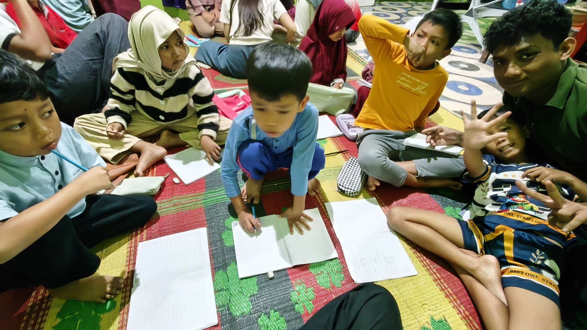 Kegiatan Bimbingan Belajar di Posko KKN