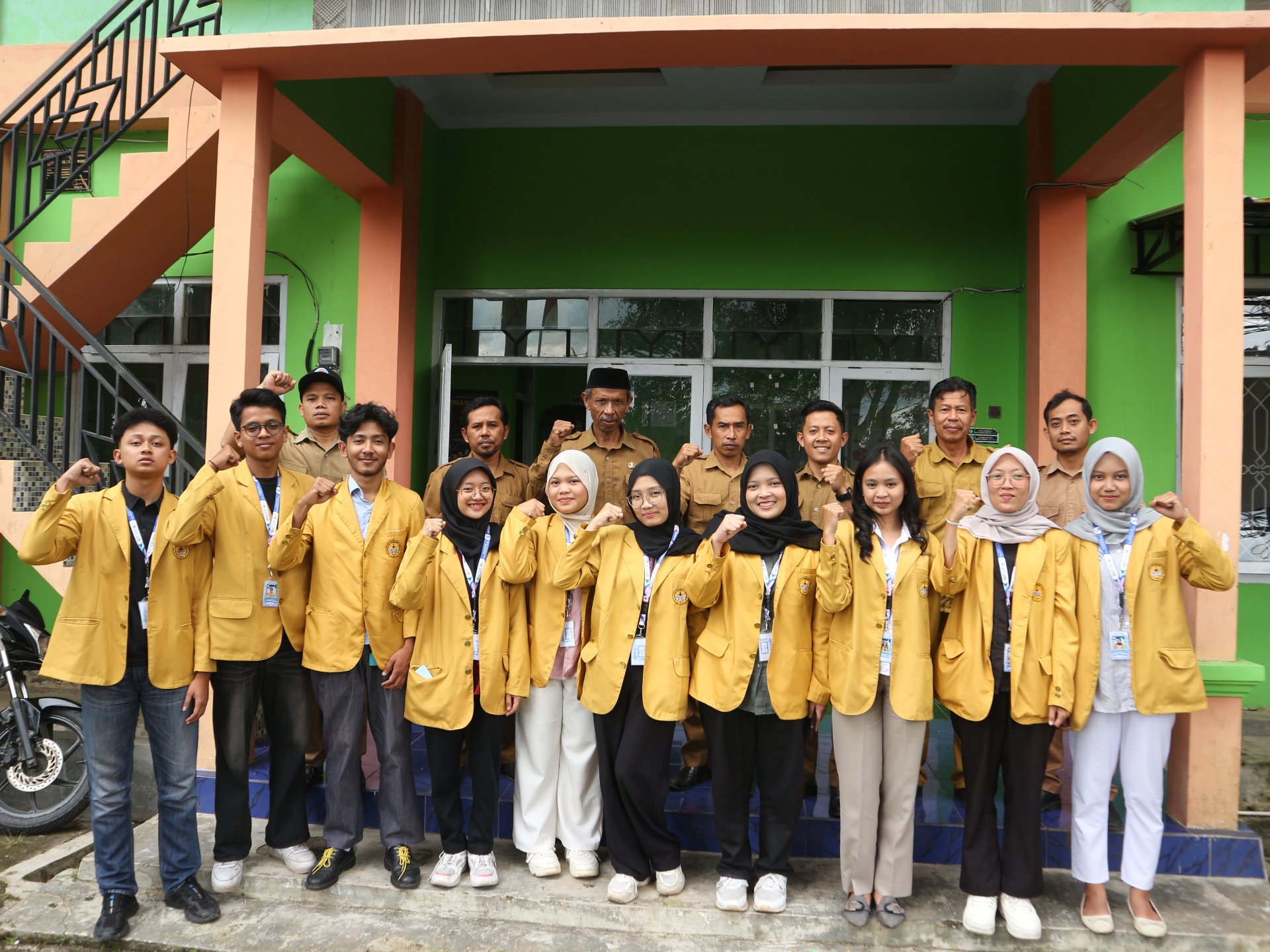 KKN Hari Keenam Pemaparan Program Kerja Di Balai Desa Kaligowong