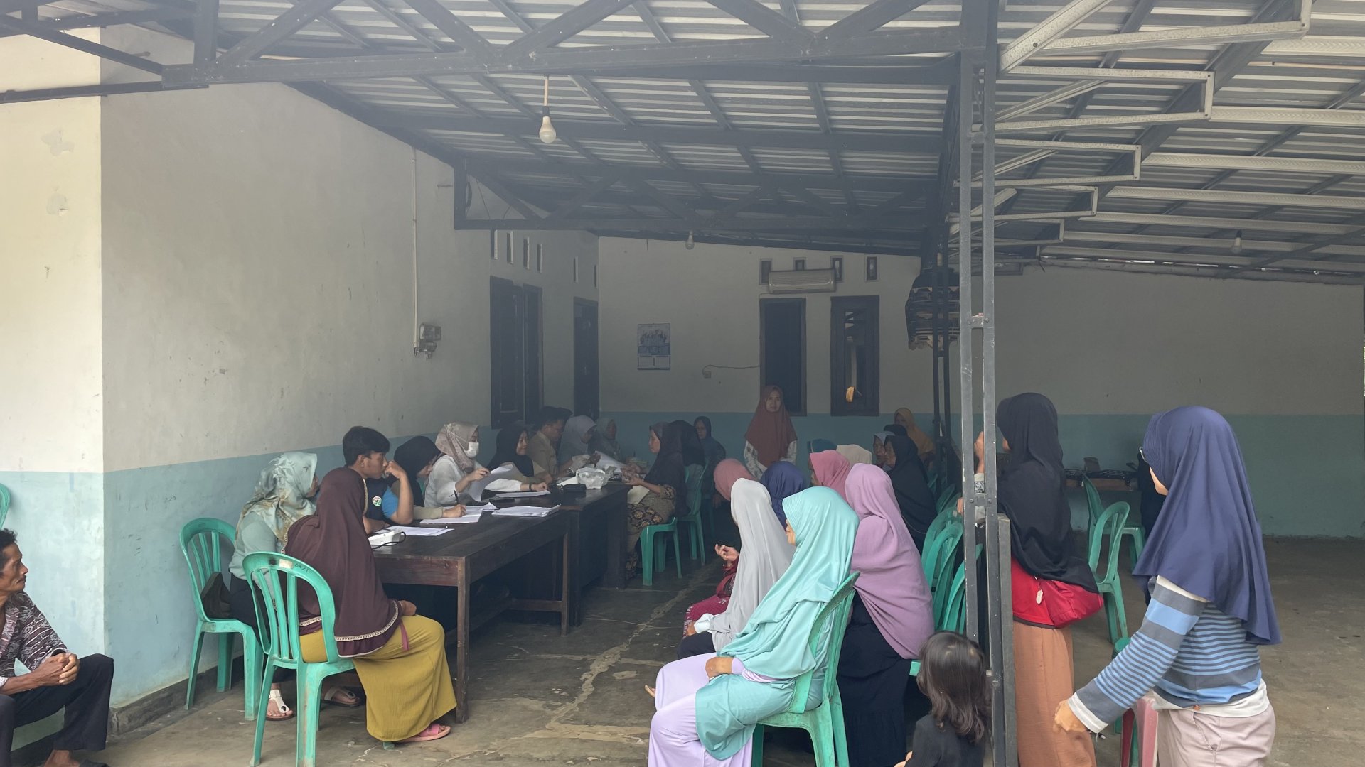 Membantu Kegitan Posyandu Lansia Desa Somakaton