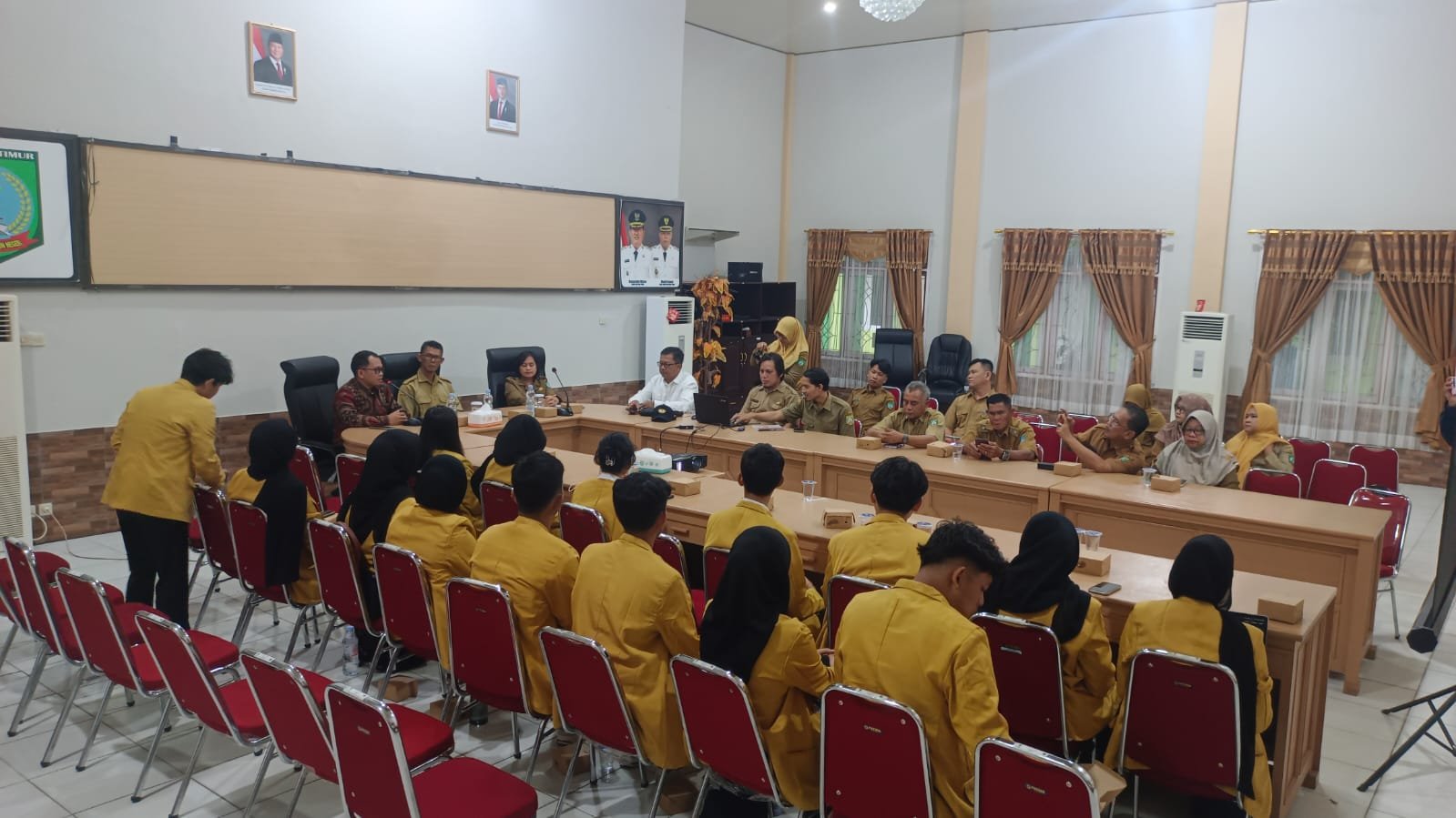 Sarah terima Dan Fgd dengan bapak ibu dinas