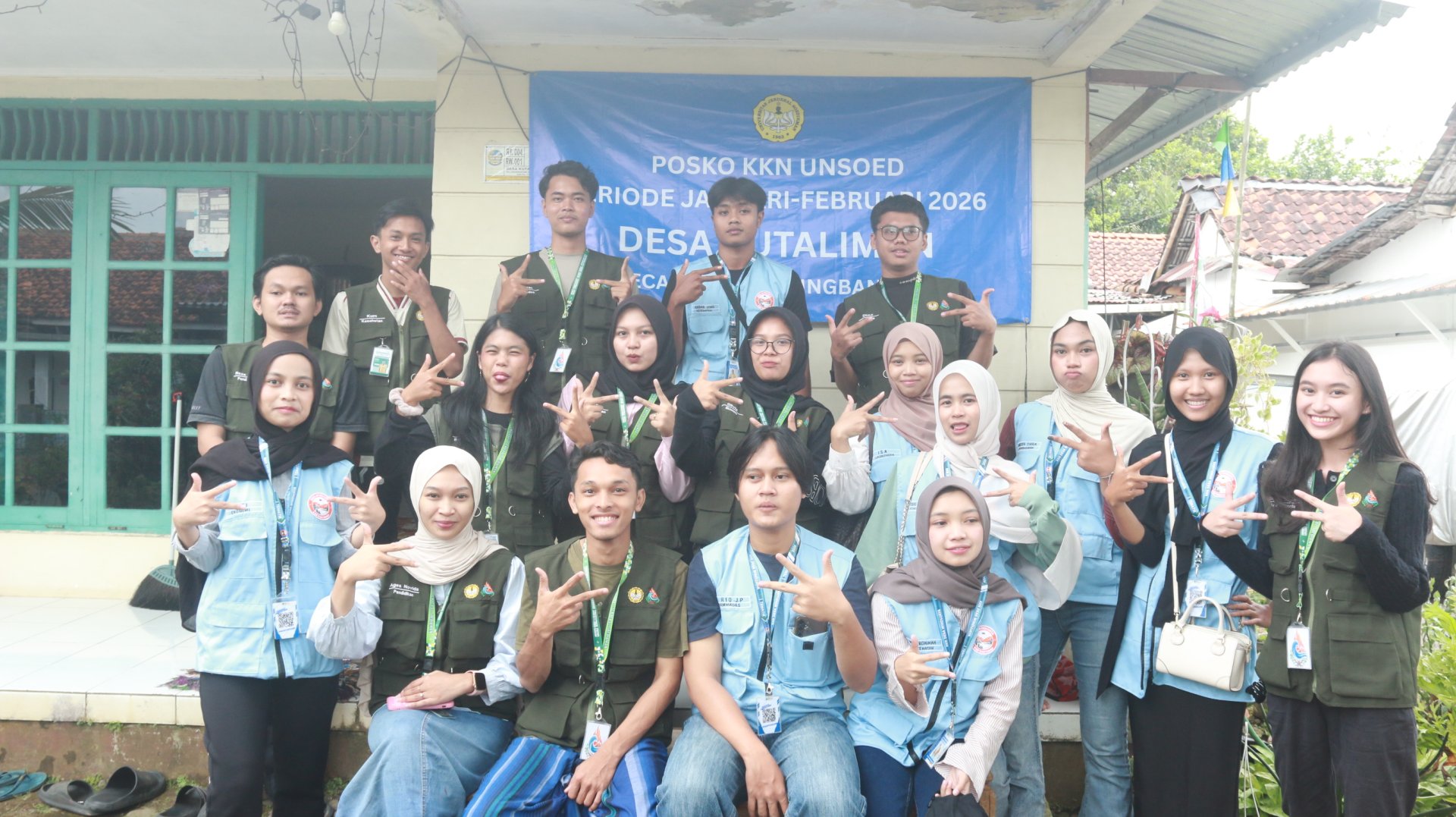 Berkunjung ke tempat kelompok lain