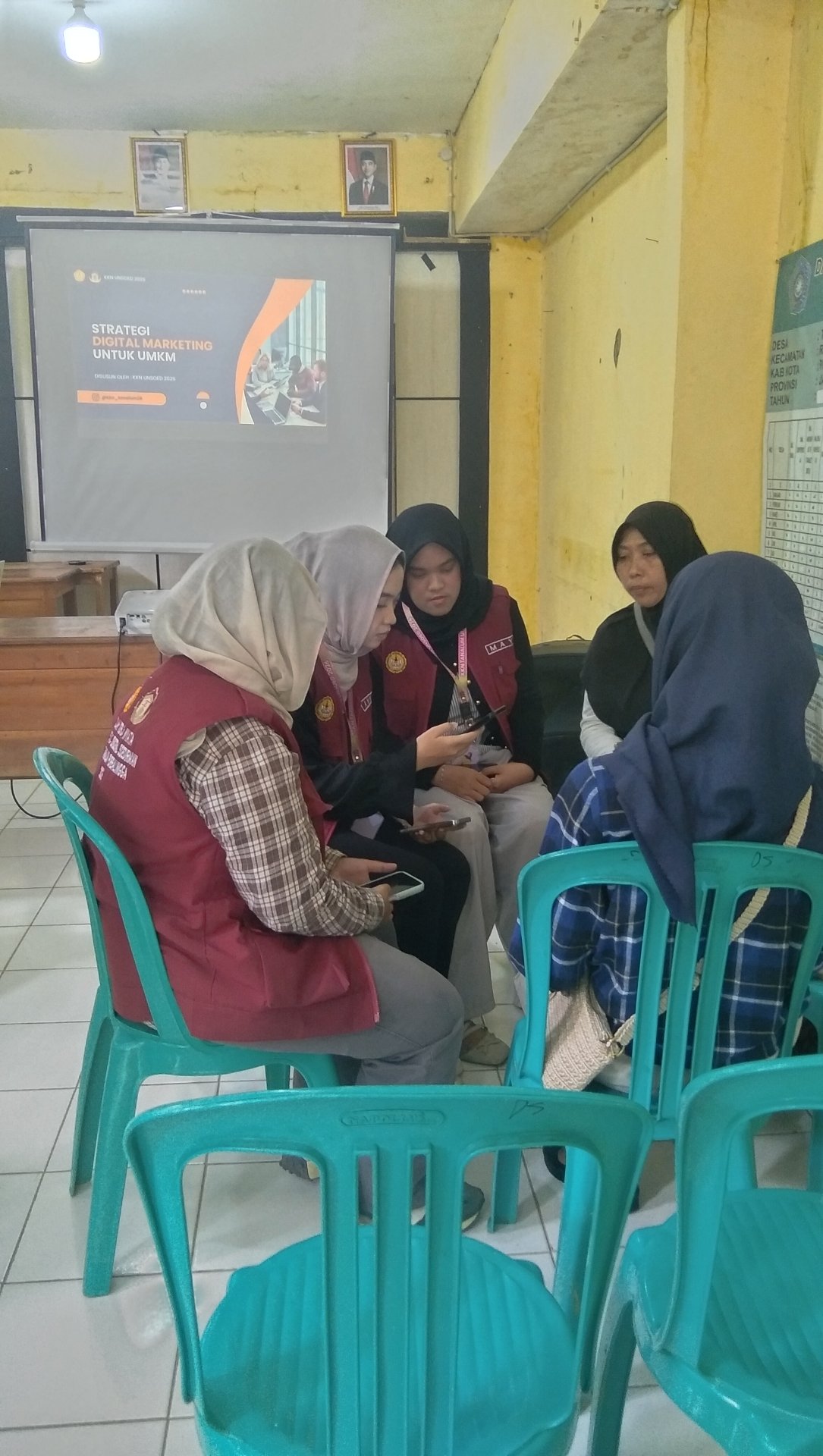 Sosialisasi dan pendampingan pembuatan famplet UMKM