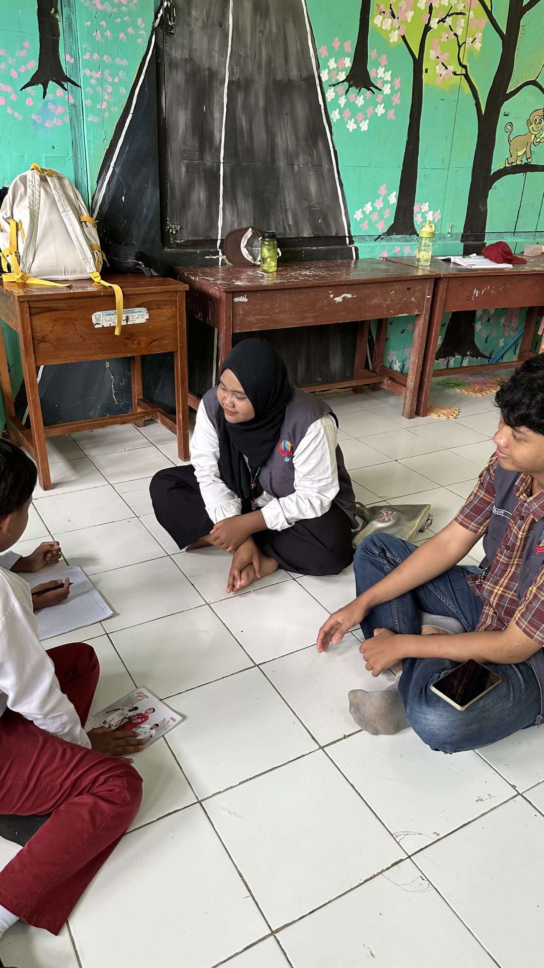 Kunjungan ke SDN 02 Karangbawang dan pelaksanaan program bidang pendidikan