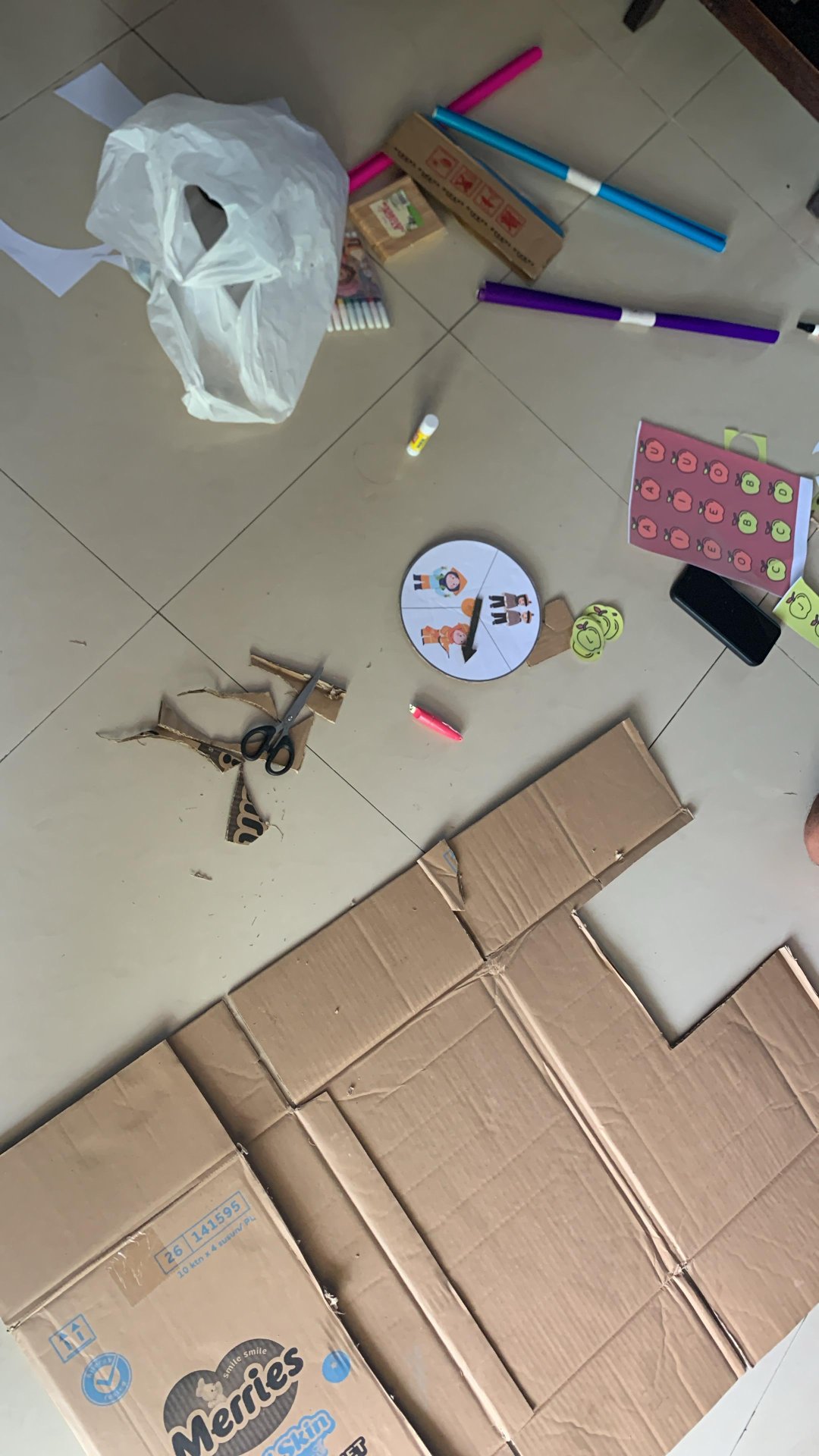 membuat media pembelajaran untuk sosialisasi di tk dan paud