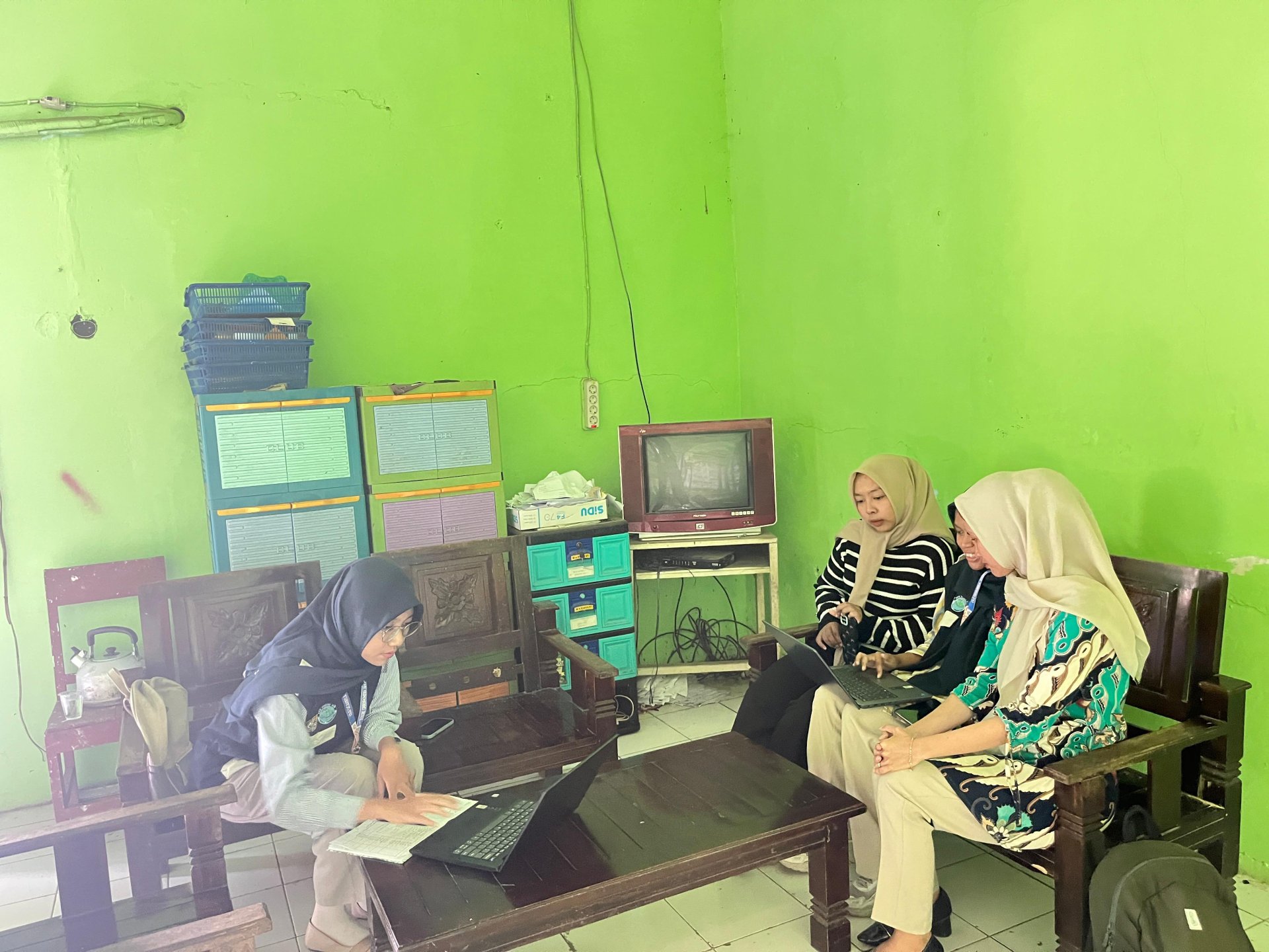 Melakukan pendampingan Koperasi desa dan BUMDes Trimulyo