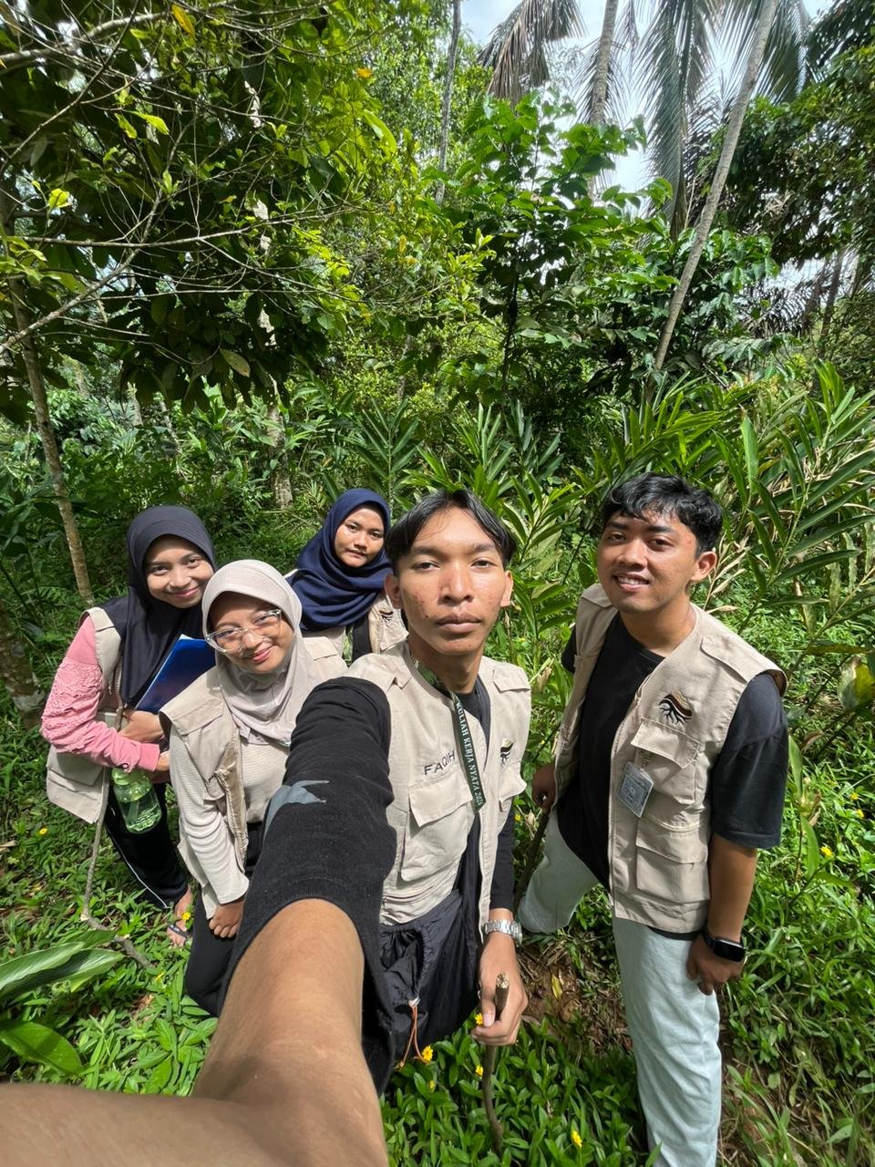 Survei tempat longsor