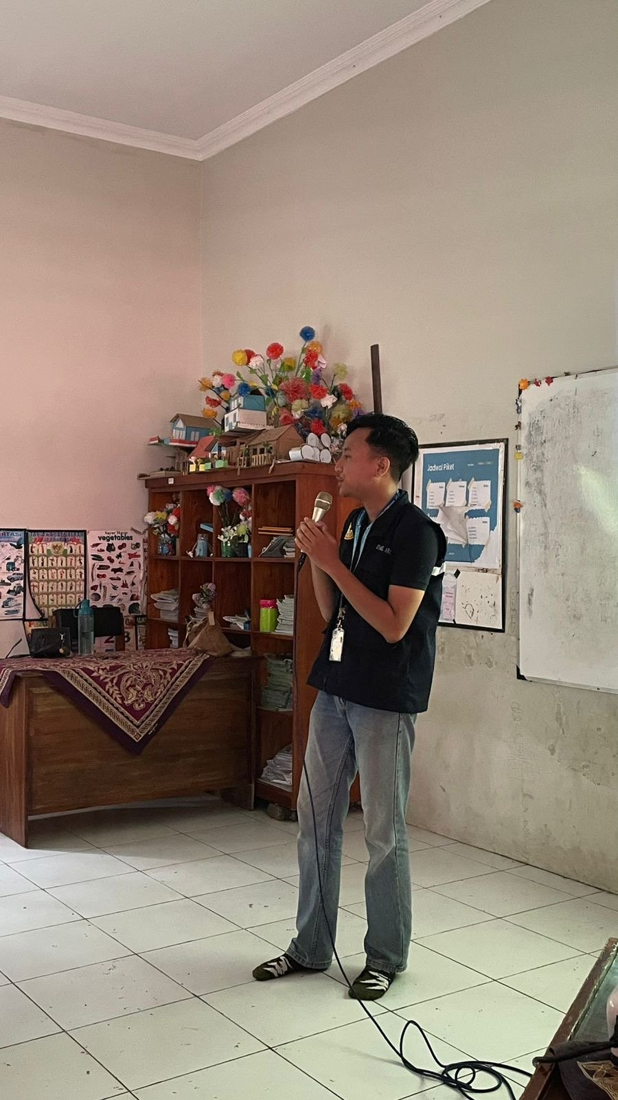 Sosialisasi PHBS dengan Materi Kebersihan Diri SD 1 Besuki