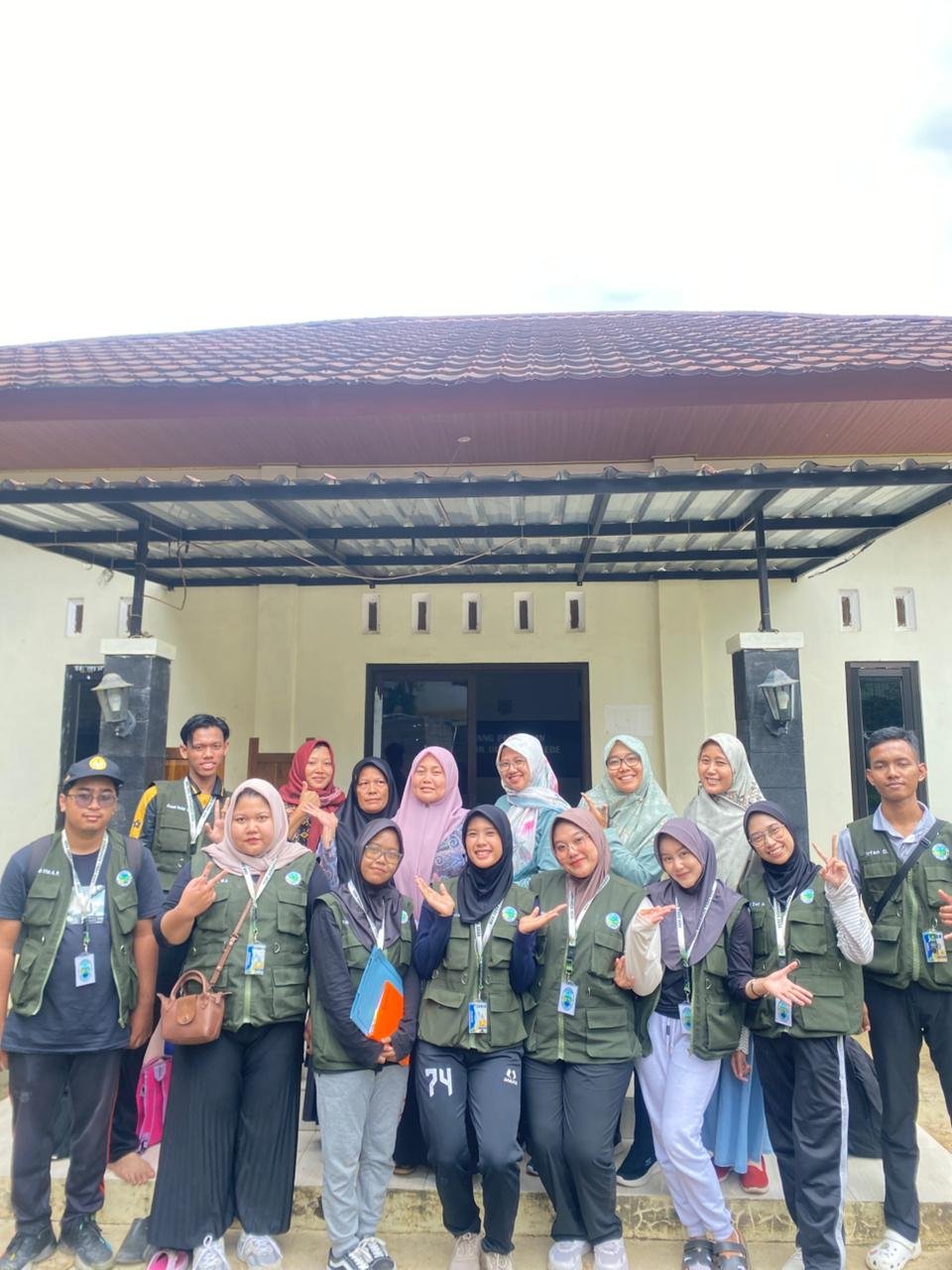 Senam Hipertensi dan Pemeriksaan Kesehatan Lansia