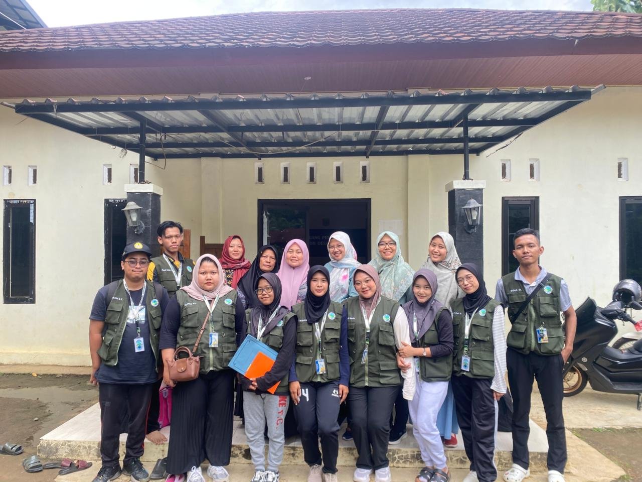 Senam Hipertensi dan Pemeriksaan Kesehatan Lansia