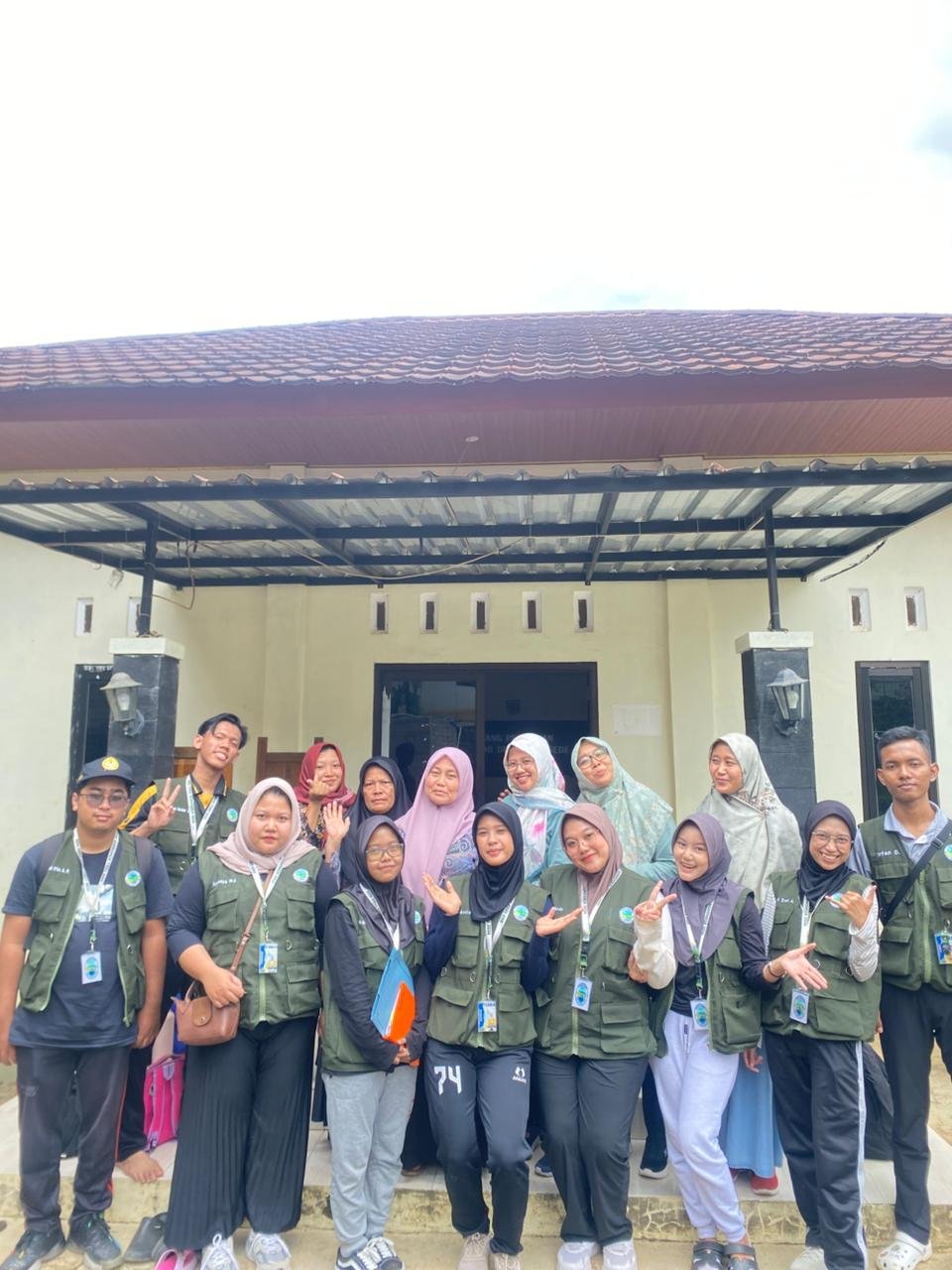 Senam Hipertensi dan Pemeriksaan Kesehatan Lansia