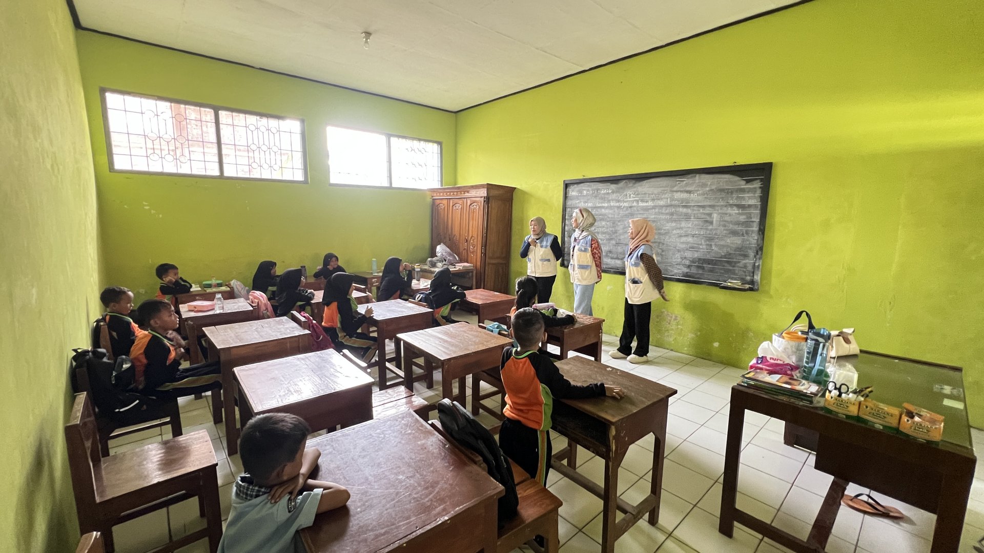 Mengajar SD N 1 Karangkandri