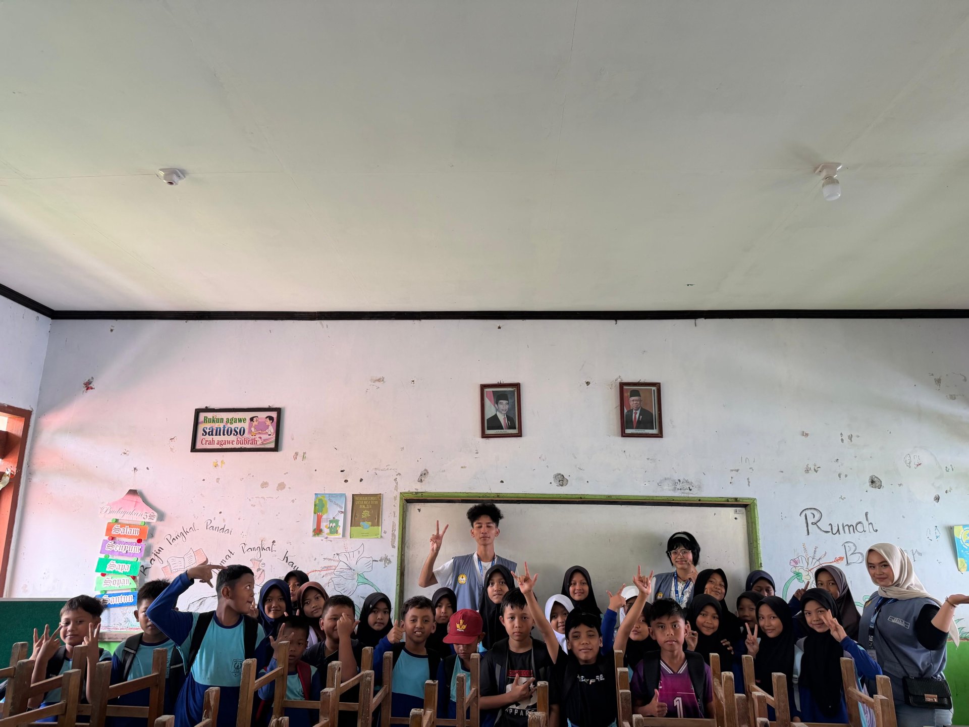 Lancar Mengajar Terealisasi di SDN 1 Lancar Oleh Mahasiswa KKN UNSOED Desa Lancar