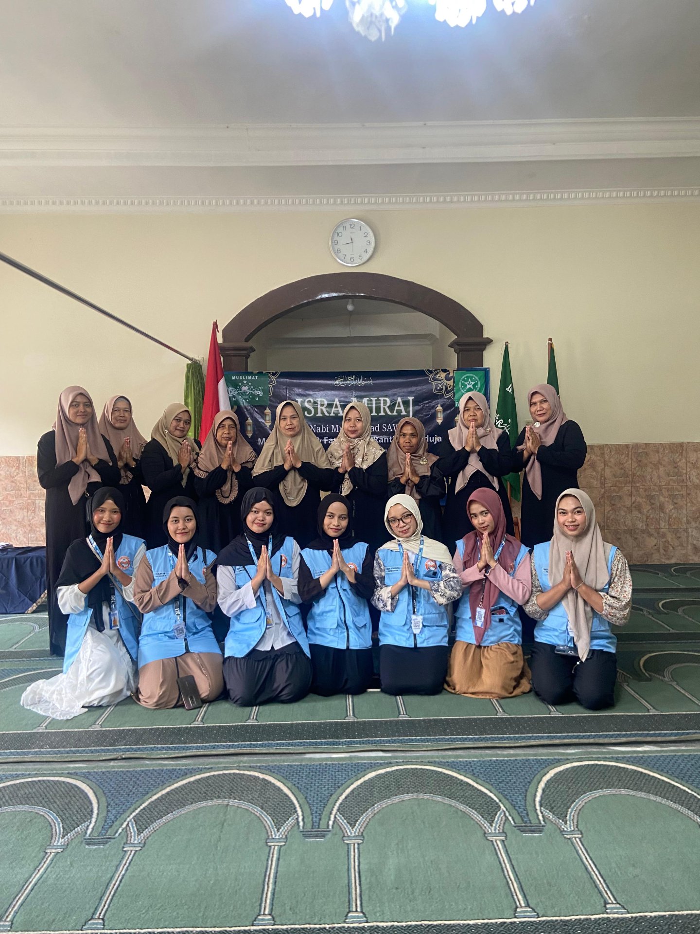 Pengajian isra mi'raj di masjid Al amin