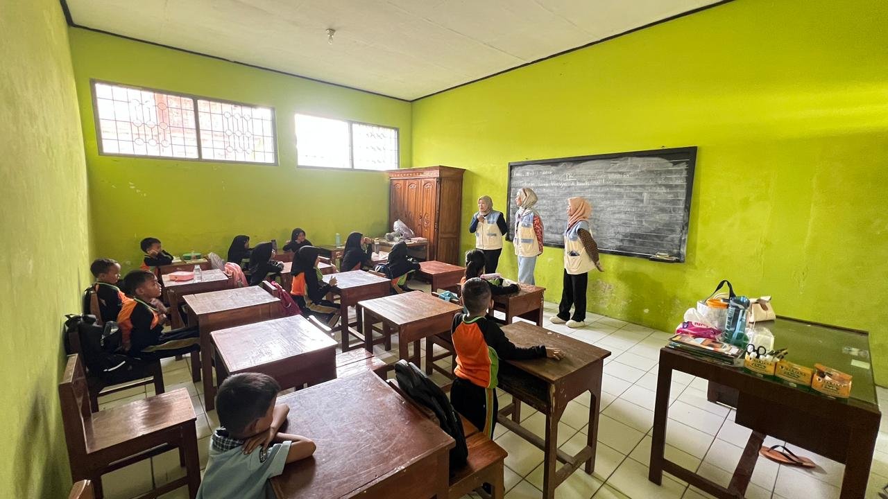 Mengajar SD N 1 Karangkandri