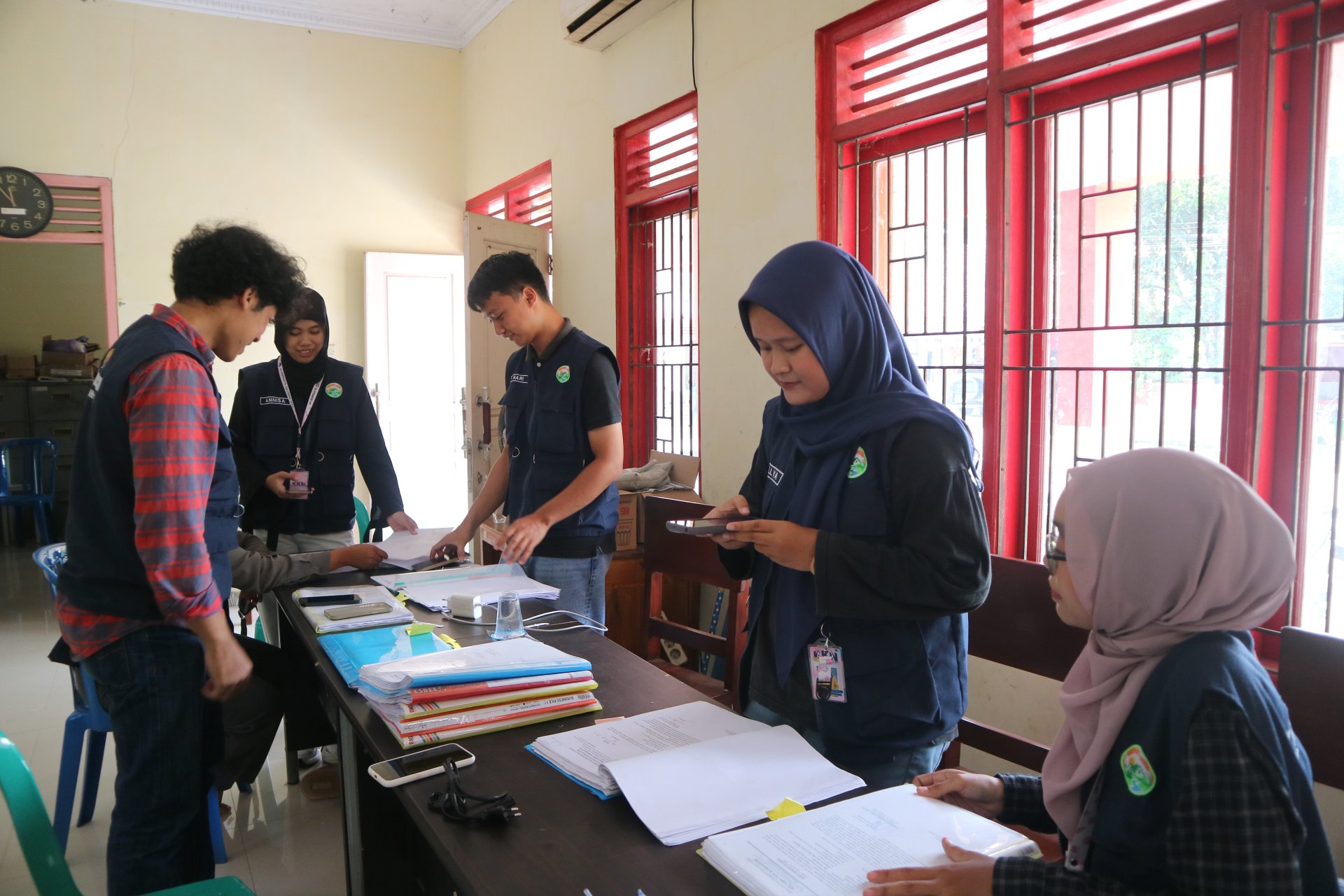 Berkegiatan di Balai Desa Somakaton