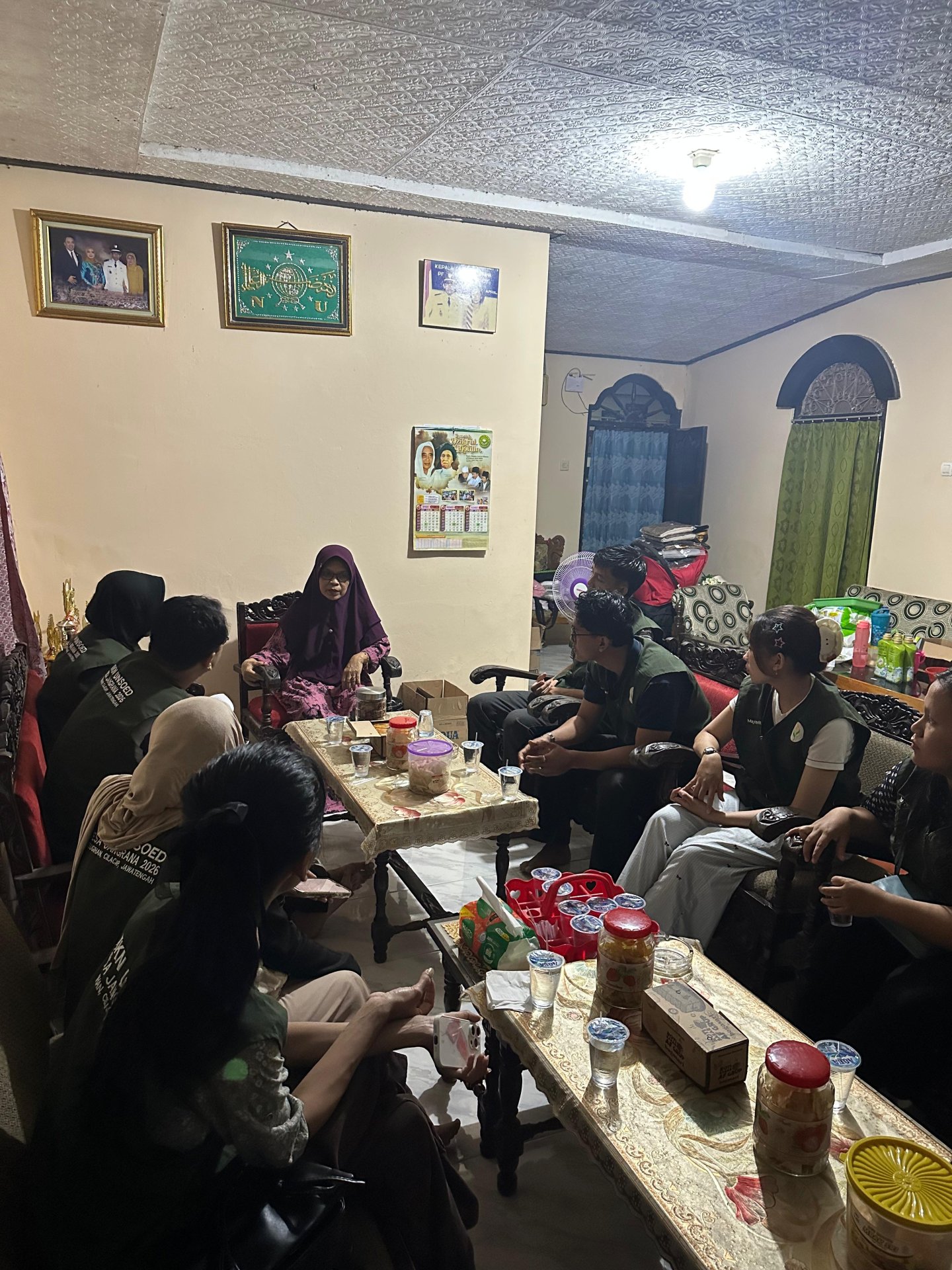 Kunjungan kerumah Bu Kades