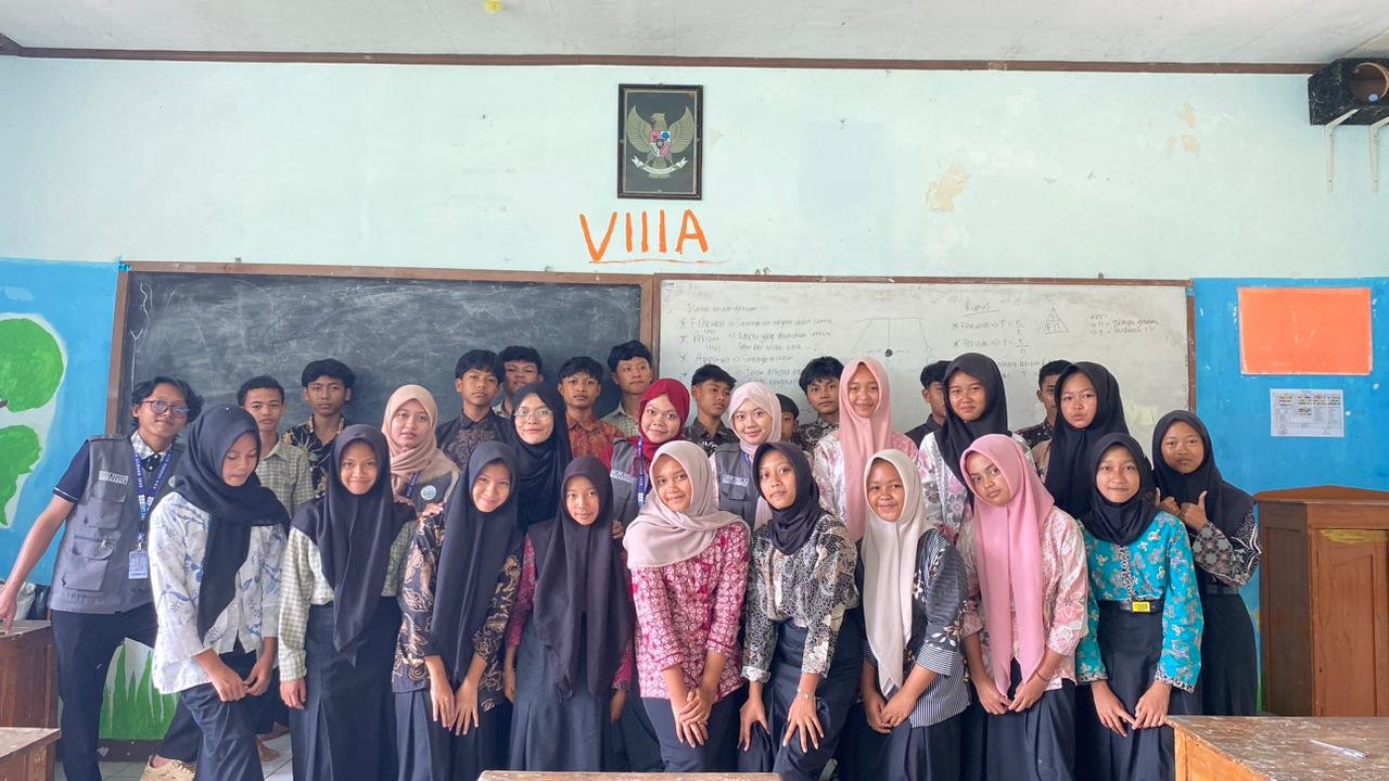 Mengajar IPA Materi Getaran di SMP Negeri 4 Erorejo