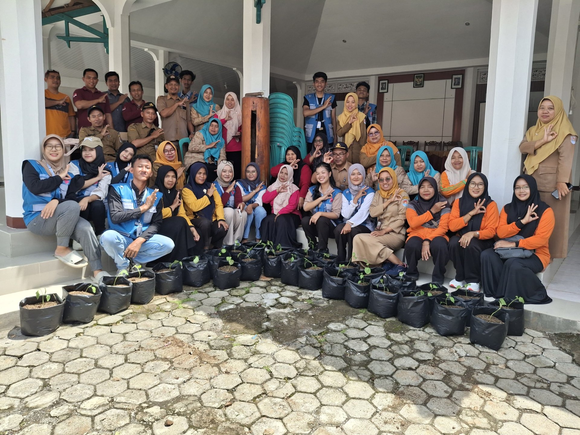 Day 7 - Sosialisasi Intensifikasi pekarangan dan pembuatan pupuk pestisida nabati