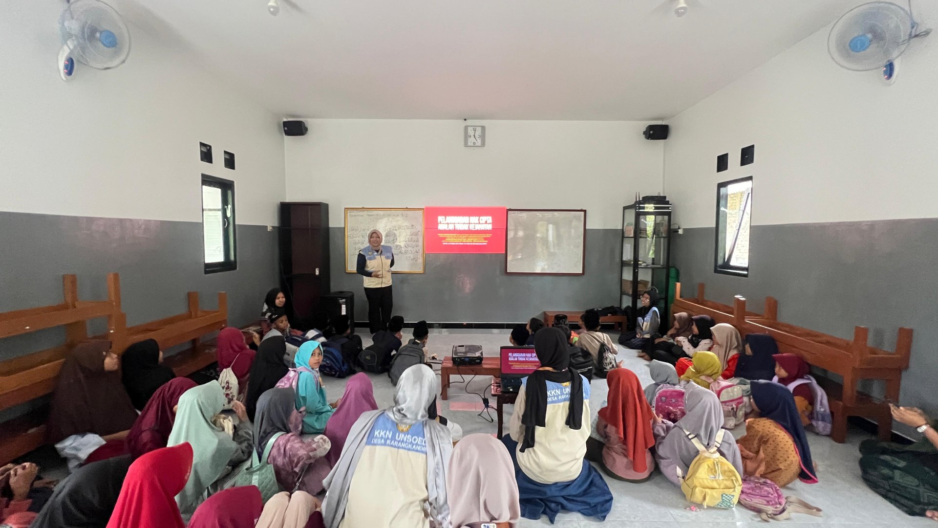 Mengajar di TPQ An - Nahdloh