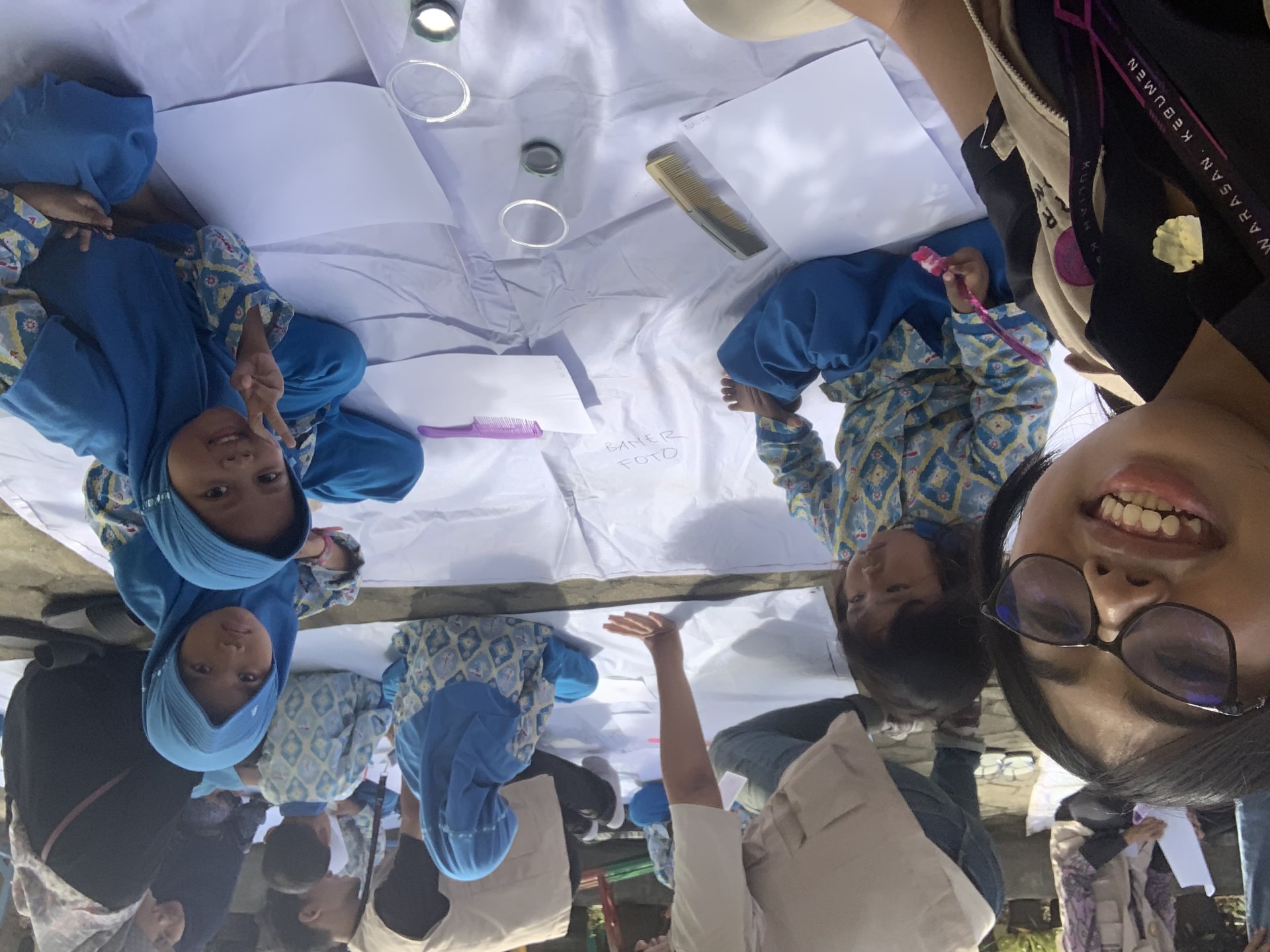 Kegiatan Seni Kreatif Menggunakan Media Alam