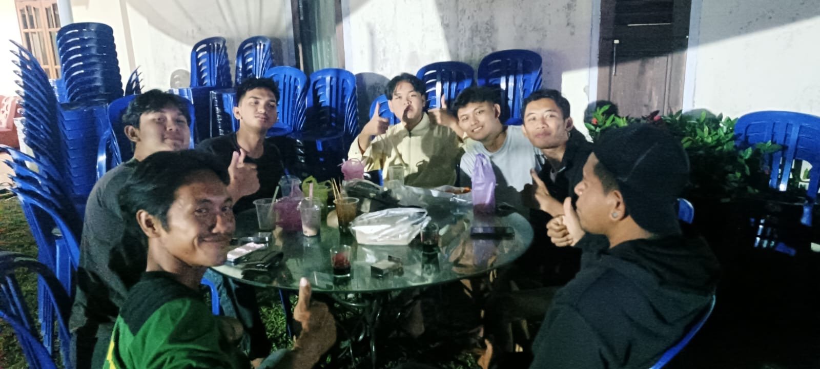 Mengunjungi Acara Hajatan Warga Cendil