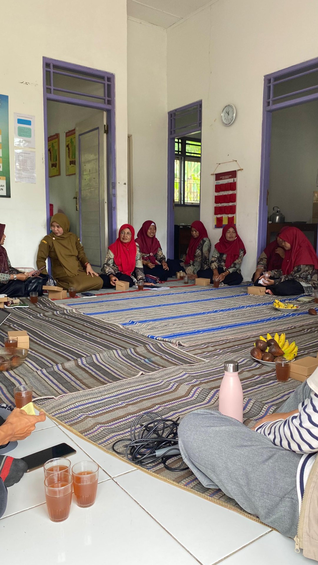 Sosialisasi dan Praktek Intensifikasi Lahan Pekarangan: Swasembada Pangan untuk Keluarga