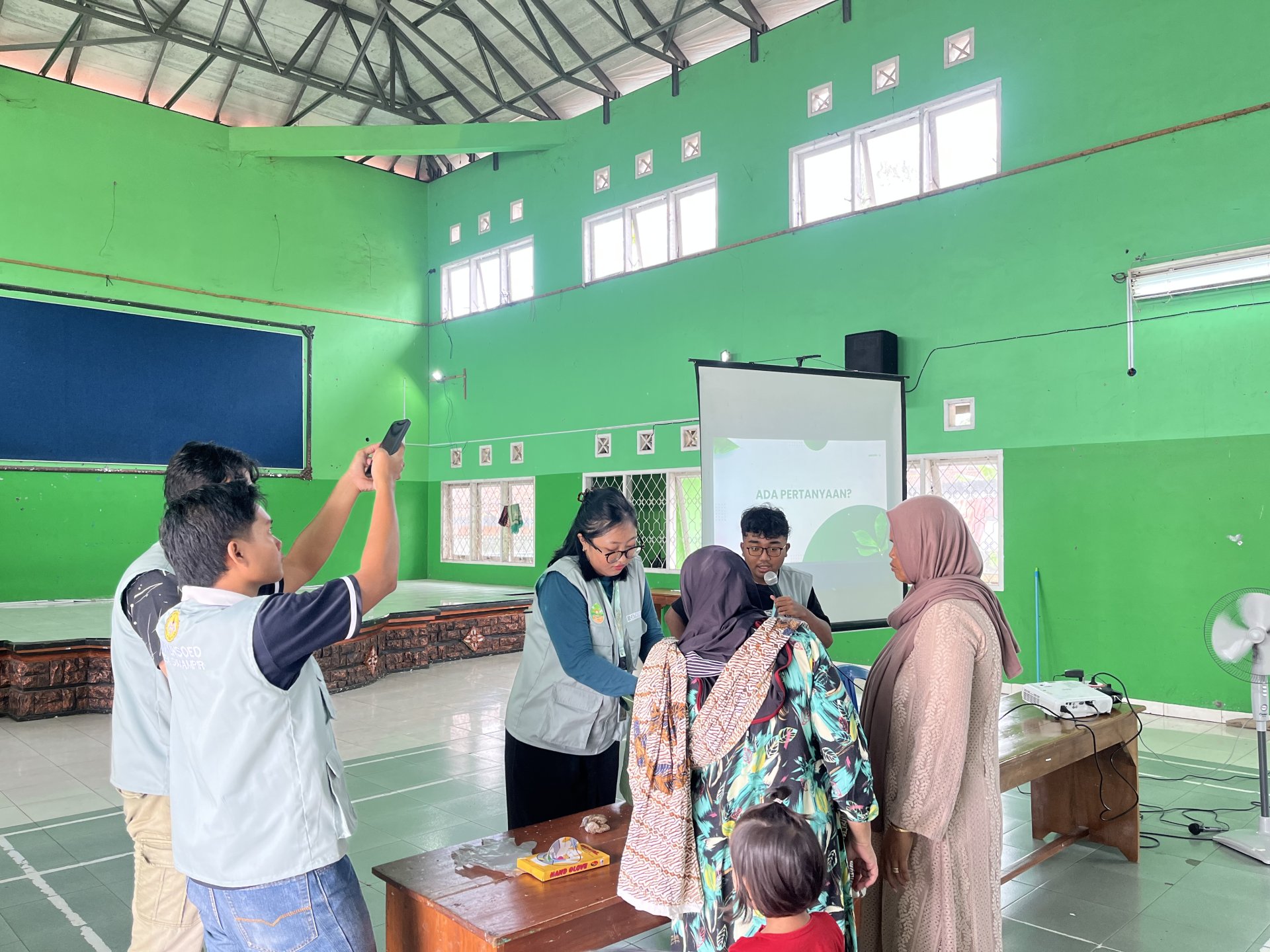 Sosialisasi Intensifikasi Pekarangan melalui Penanaman Cabai dan Terong