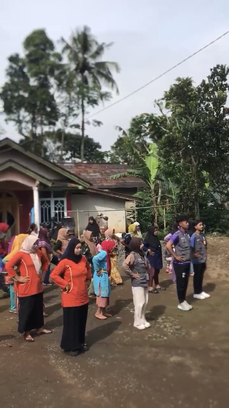 Kegiatan Senam Lansia dan Pendampingan Posyandu-Posbindu di RW 1 RT 07