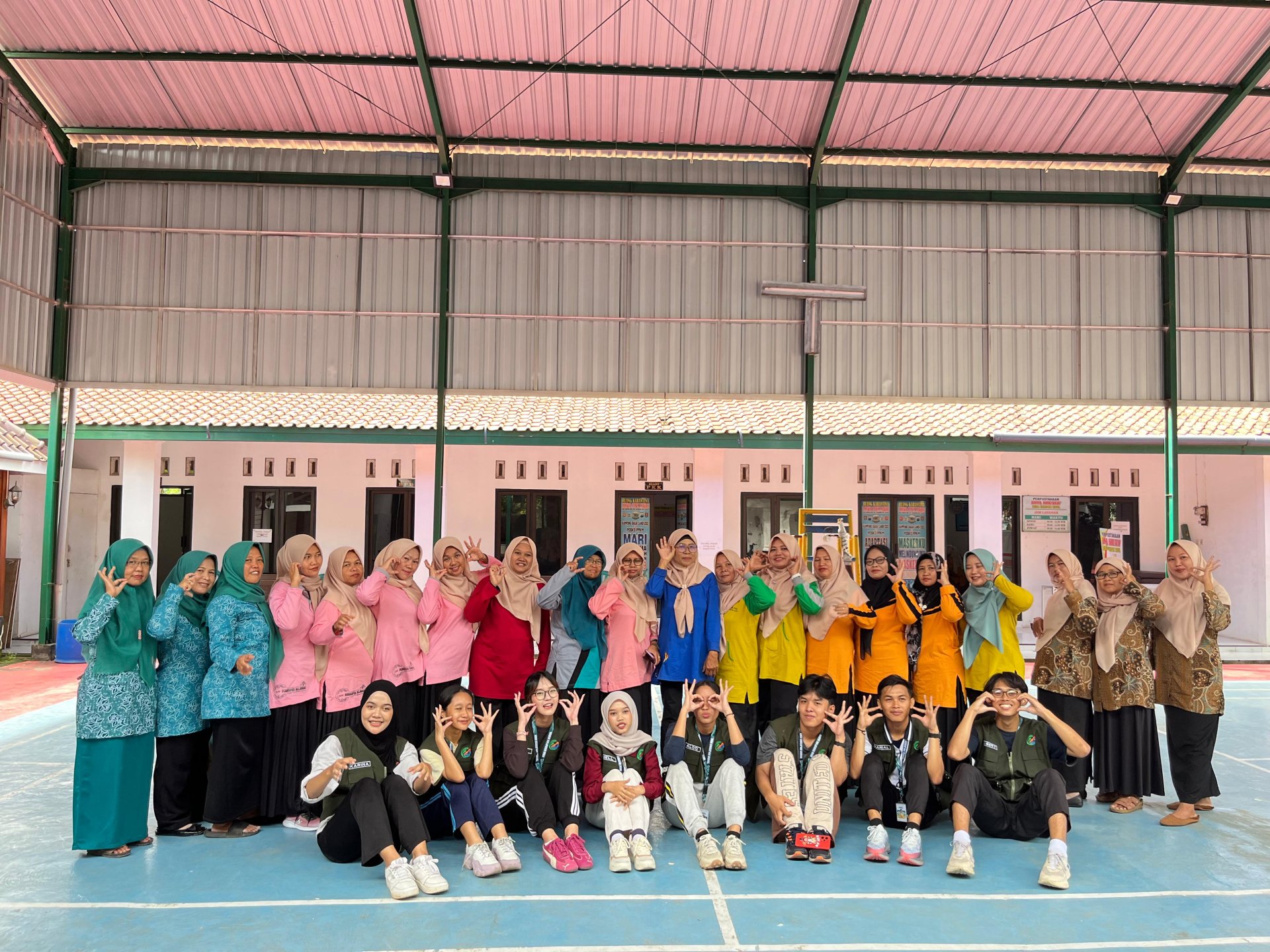 Senam Sehat bersama Ibu-ibu PKK