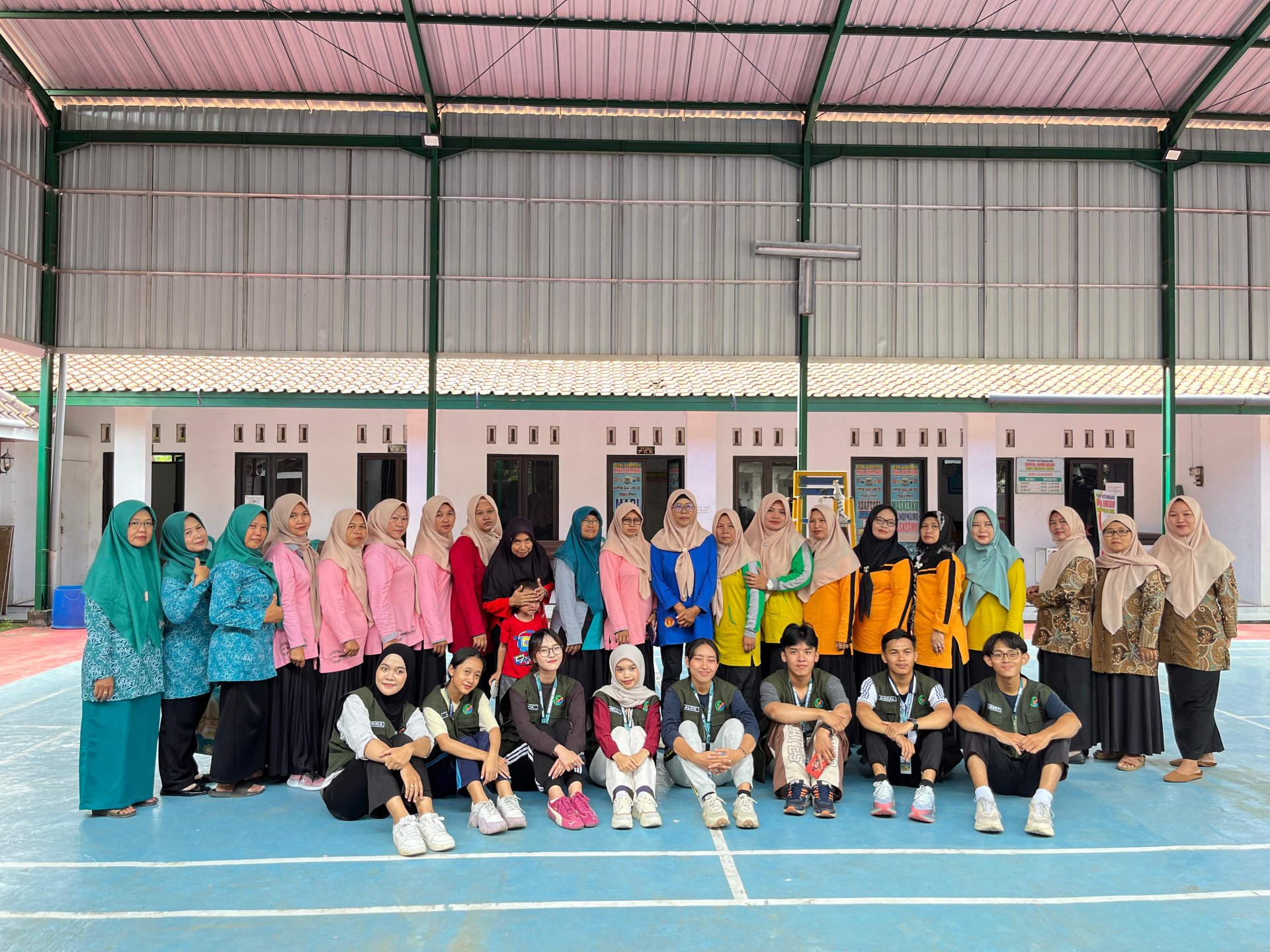 Senam Bersama ibu-ibu PKK